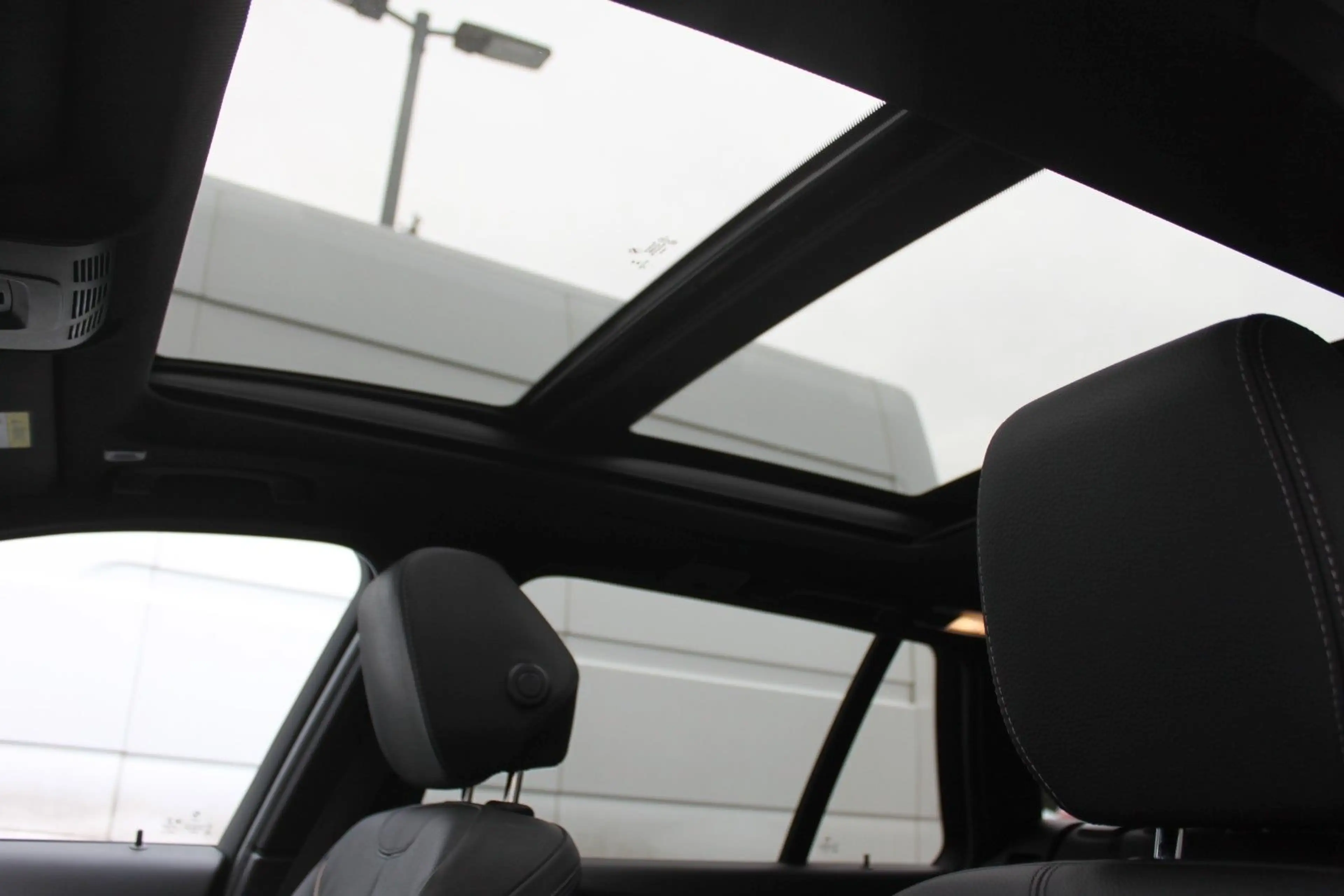 BMW 320 d Touring Sport Line Shadow M Lenker HUD — photo 15