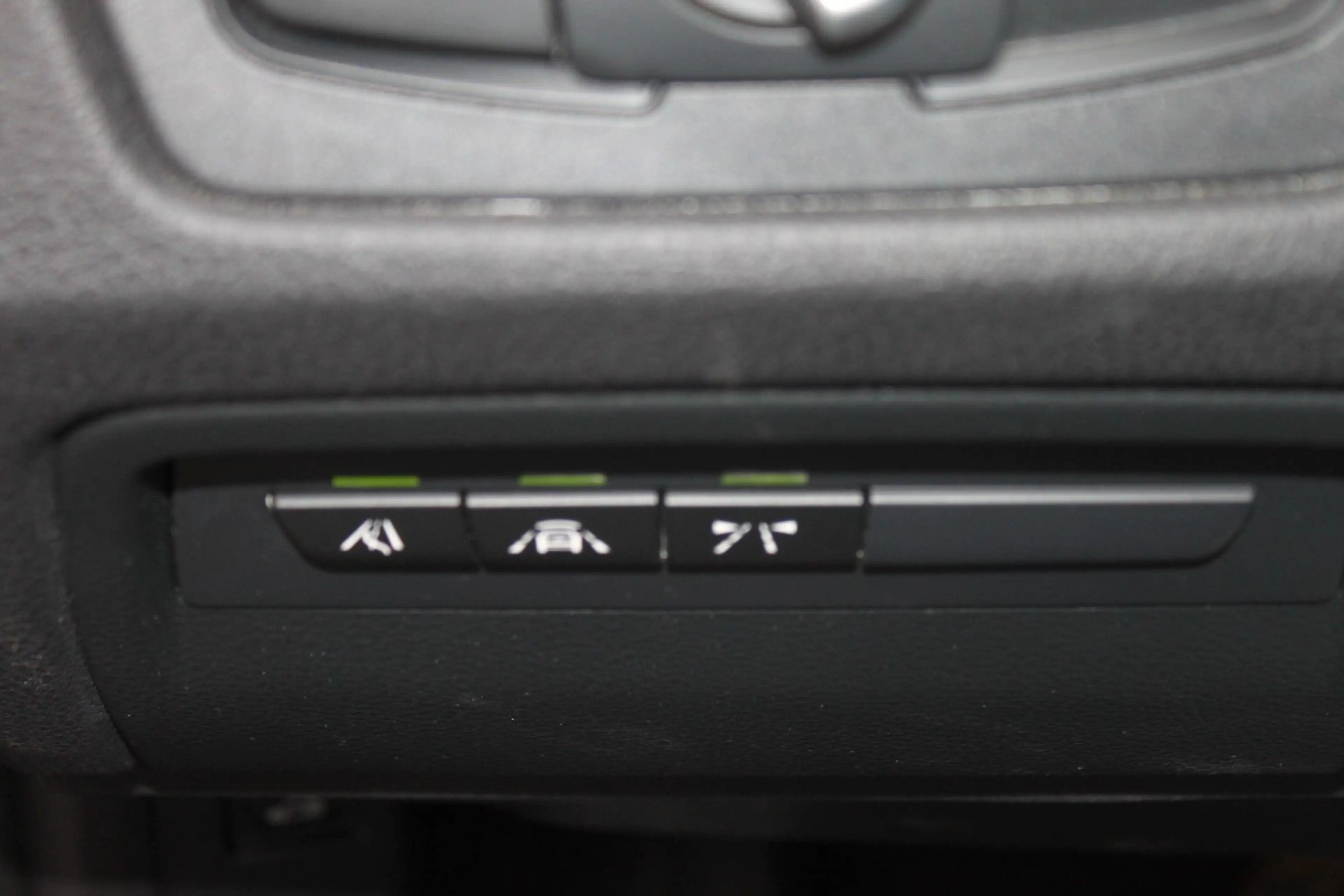 BMW 320 d Touring Sport Line Shadow M Lenker HUD — photo 11