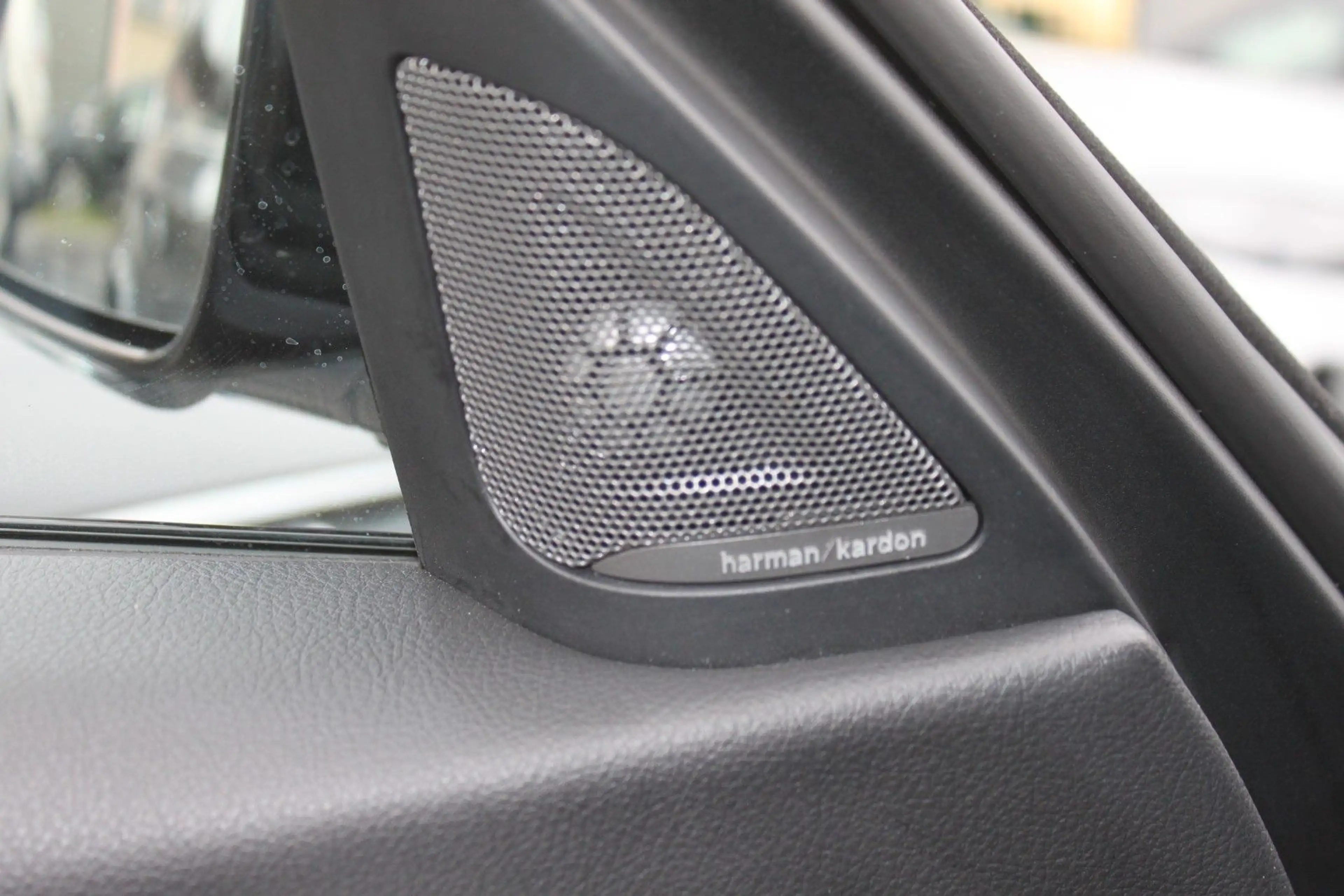 BMW 320 d Touring Sport Line Shadow M Lenker HUD — photo 10