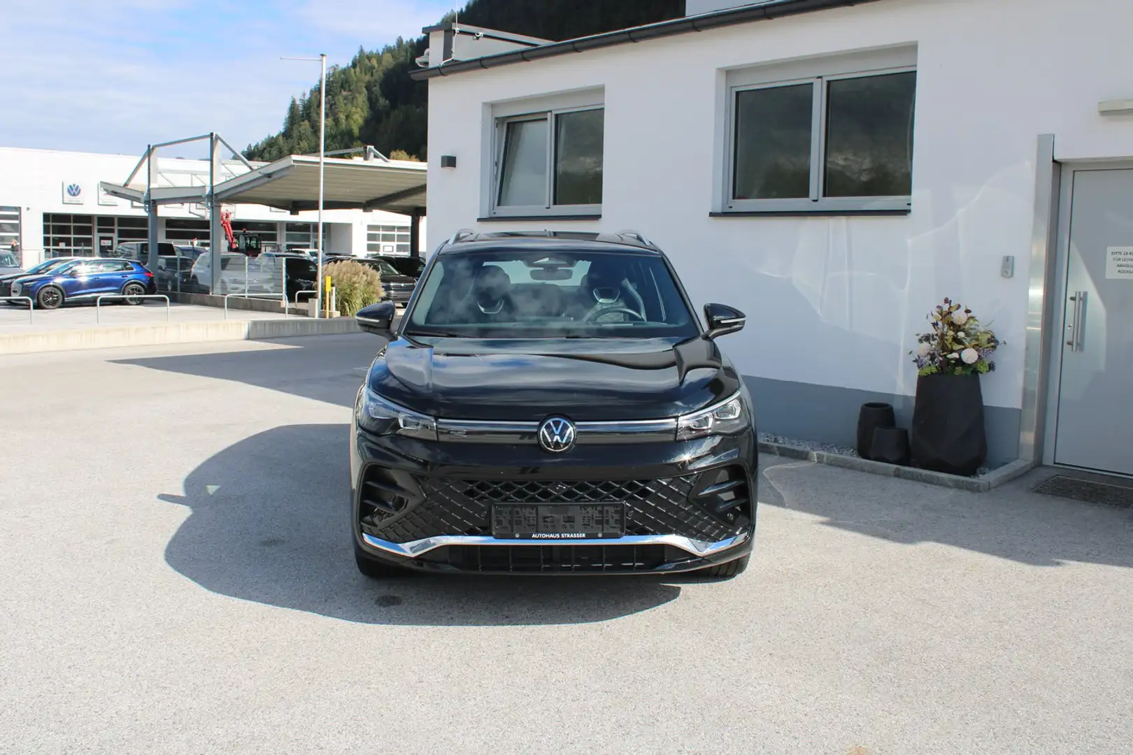 Volkswagen Tiguan Sport TDI 4MOTION DSG Schwarz - 2