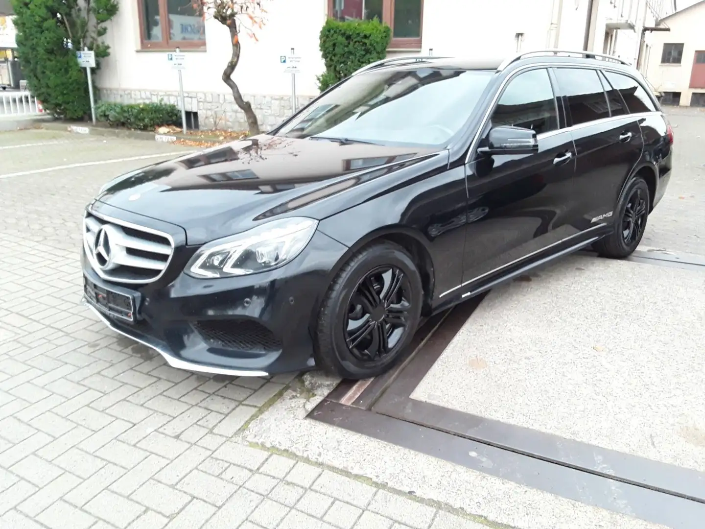 Mercedes-Benz E 300 E -Klasse T-Modell E300 BlueTec Hybrid AMG Noir - 2