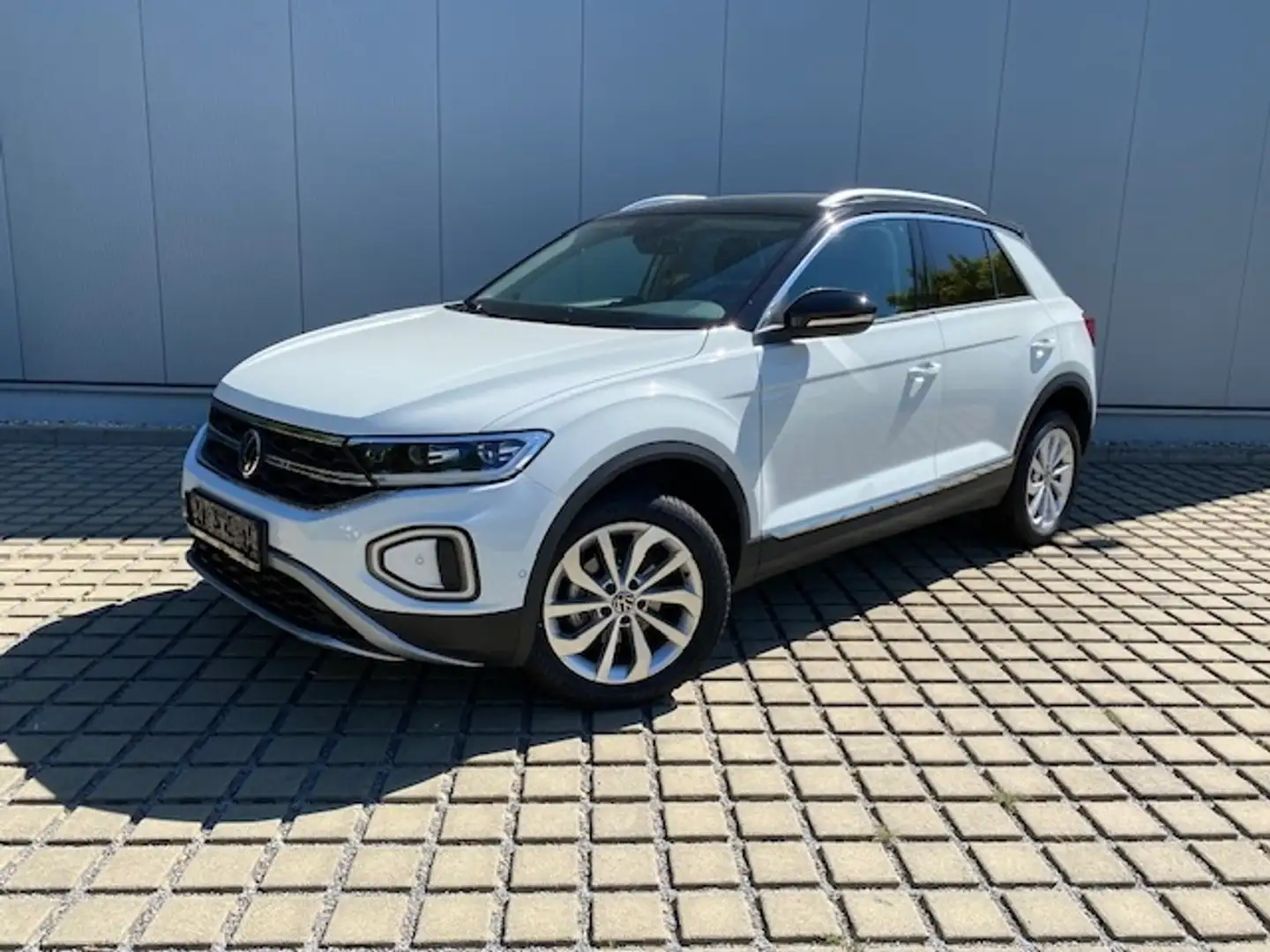 Volkswagen T-Roc 1.5 TSI DSG Style AHK/LED-PLUS/17-ZOLL/NAVI+VZE/B Weiß - 2