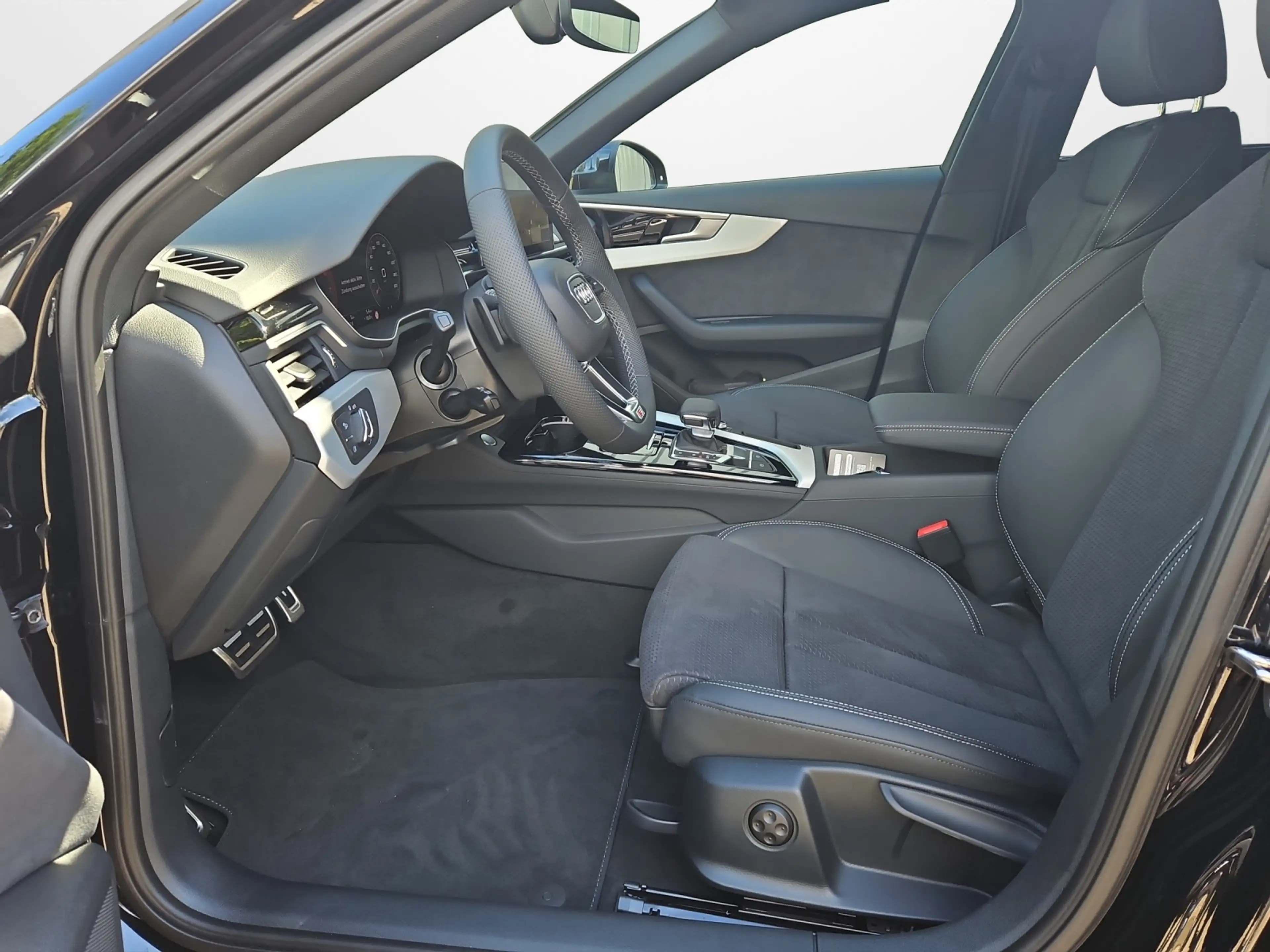 Audi A4 Avant 40 TFSI S tronic S line AHK Navi Pano LED... — photo 7