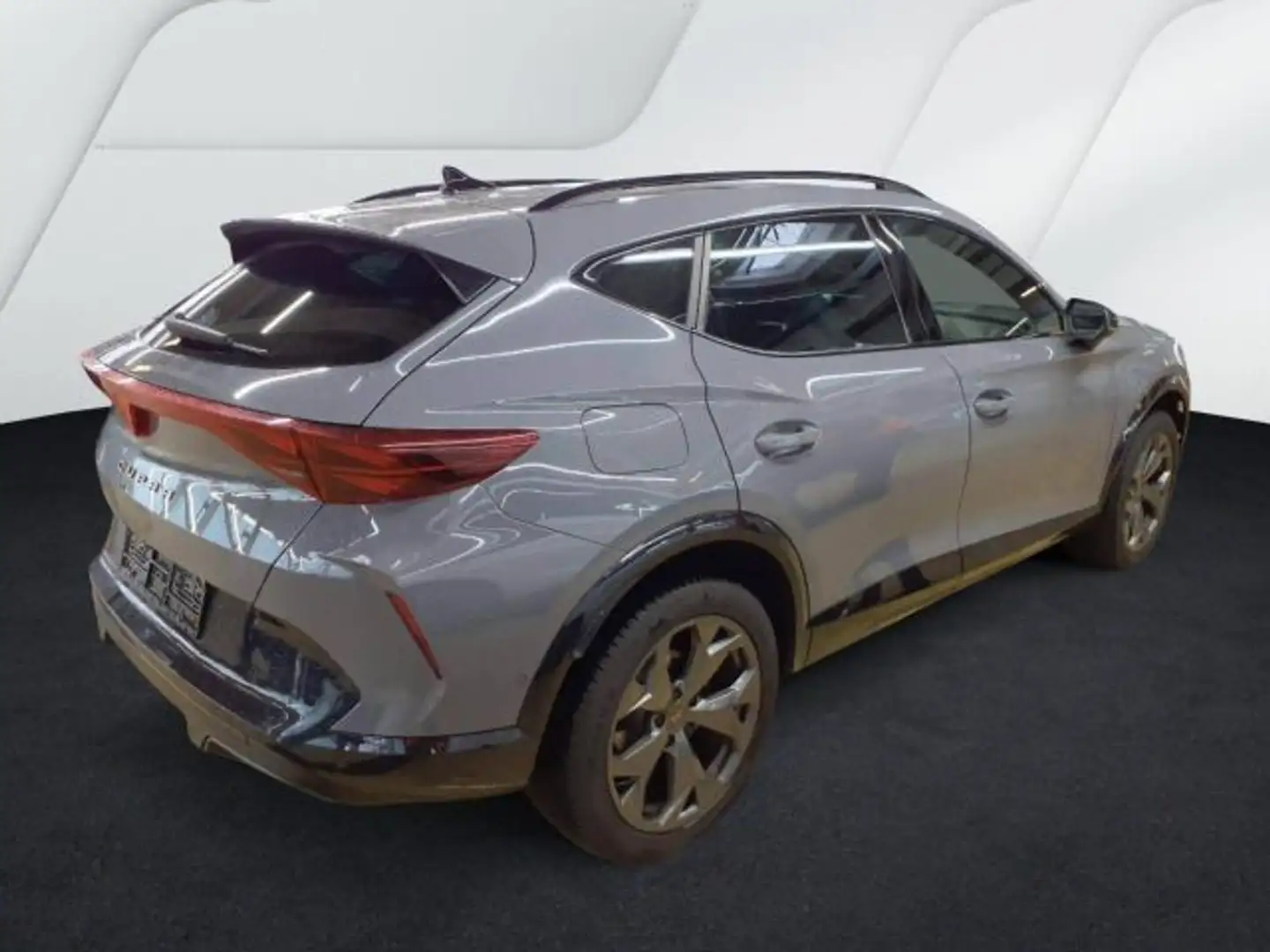 CUPRA Formentor 1.5 eTSI DSG SENNHEISER SUPERSPORT 360 Grau - 2