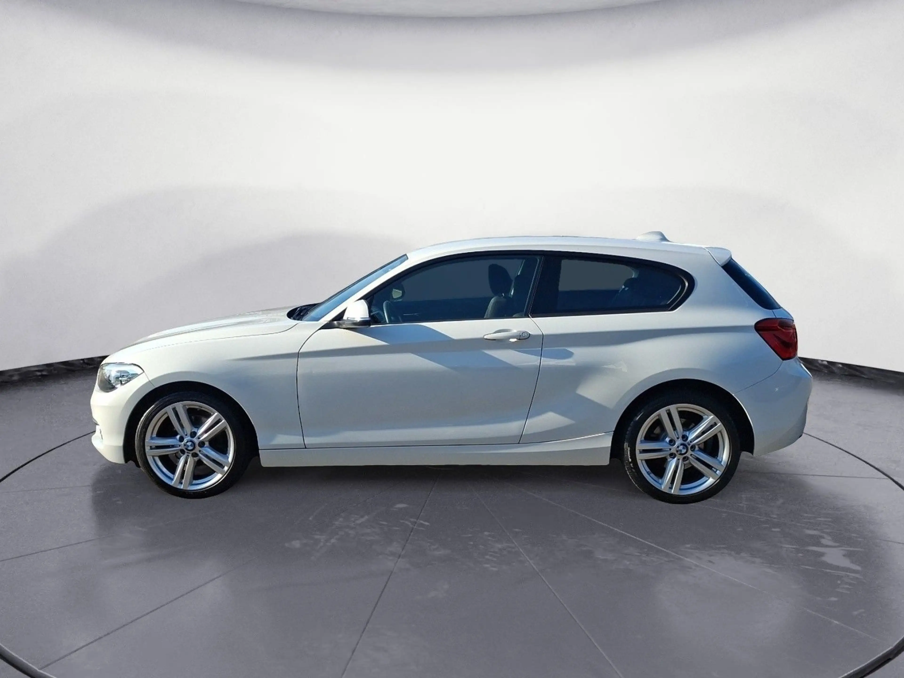 BMW 118 i Aut. Lederlenkrad MF Lenkrad 5-Sitzigkeit — photo 3