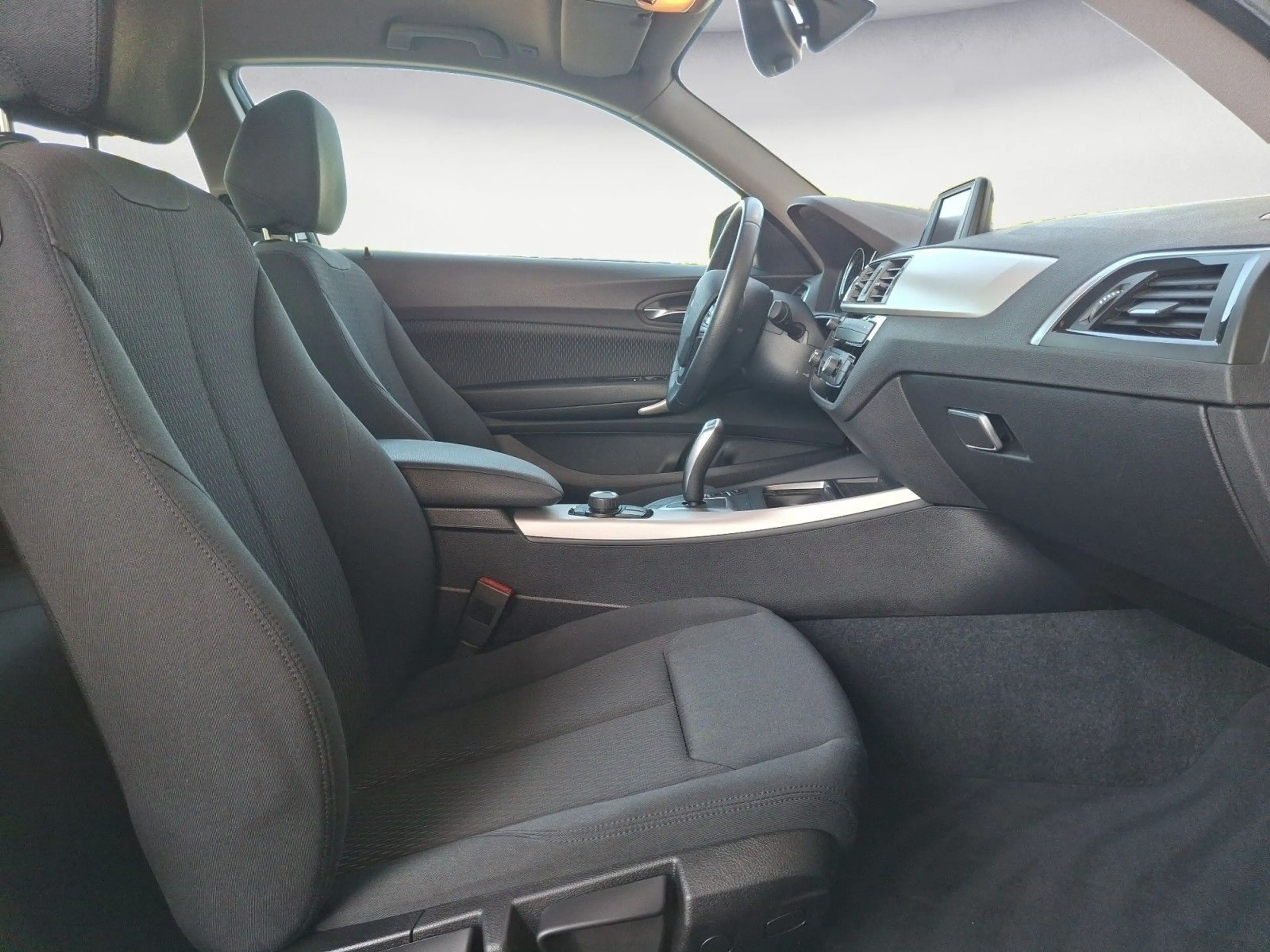 BMW 118 i Aut. Lederlenkrad MF Lenkrad 5-Sitzigkeit — photo 9