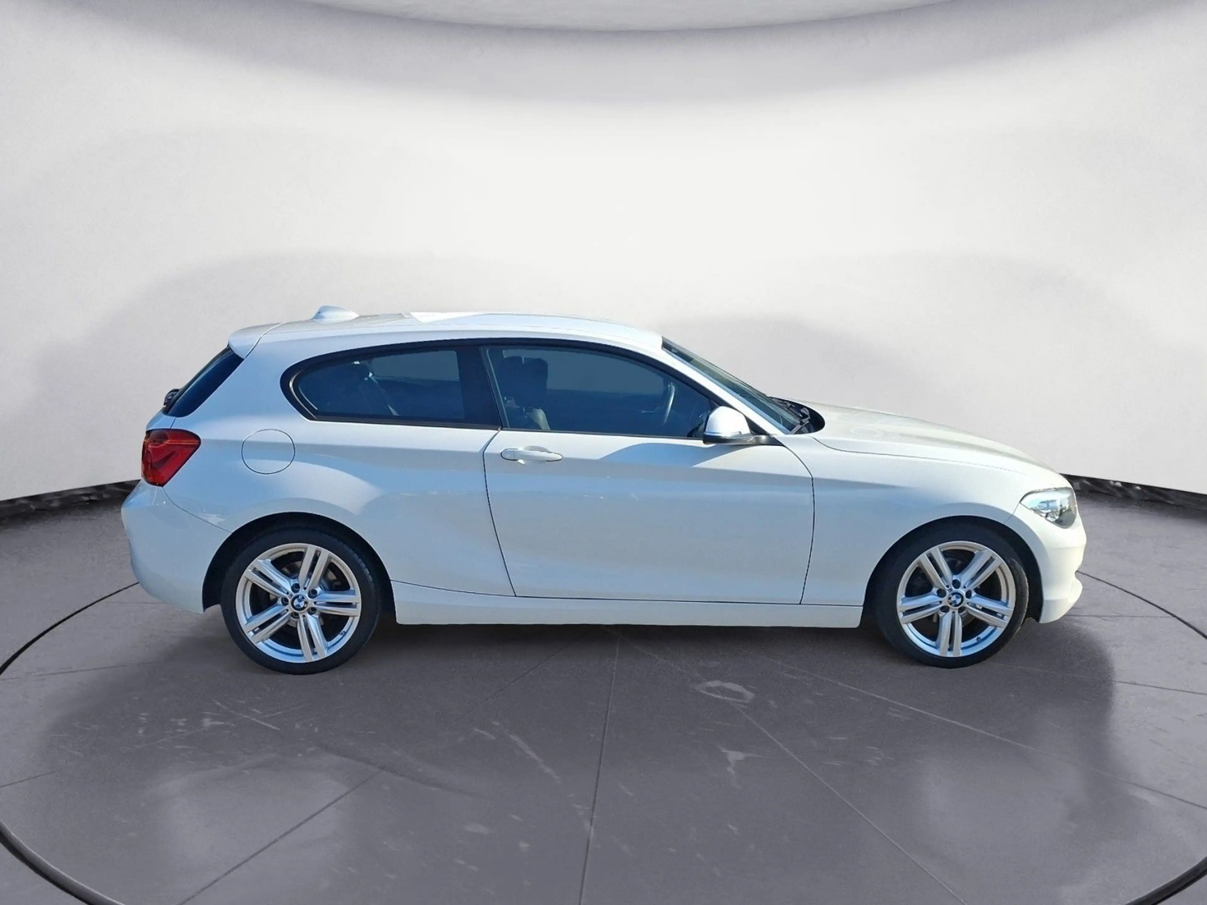 BMW 118 i Aut. Lederlenkrad MF Lenkrad 5-Sitzigkeit — photo 6