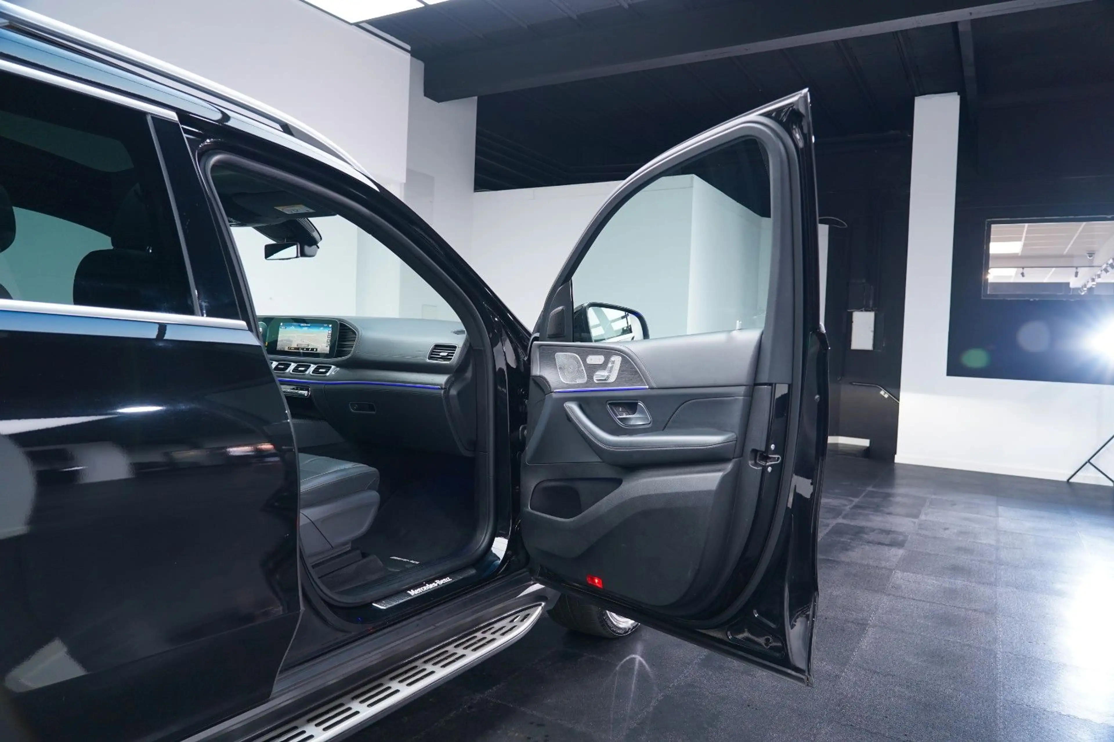 Mercedes-Benz GLS 400 d 4M AMG 9G/7SITZE/BURMESTER®/PANO/AIR — photo 8