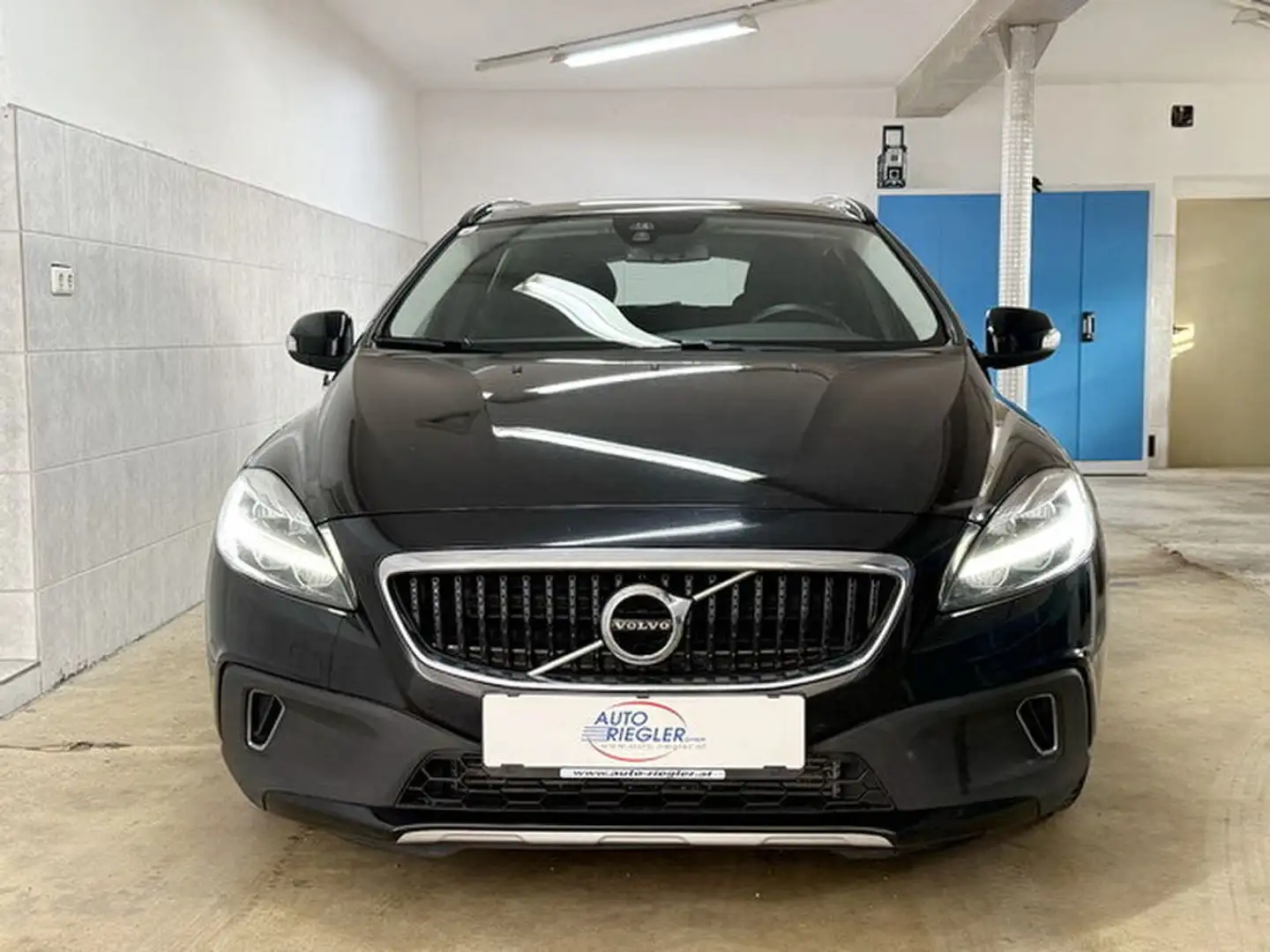 Volvo V40 Cross Country *LED-Sitzh.-Temp.-WSS/beheizb.* Schwarz - 2