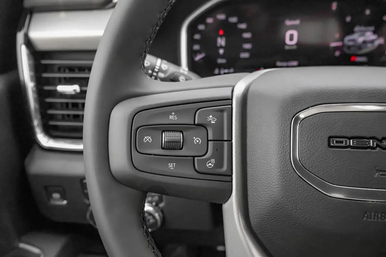 GMC Sierra 3500HD снимка GMC Sierra 3500HD