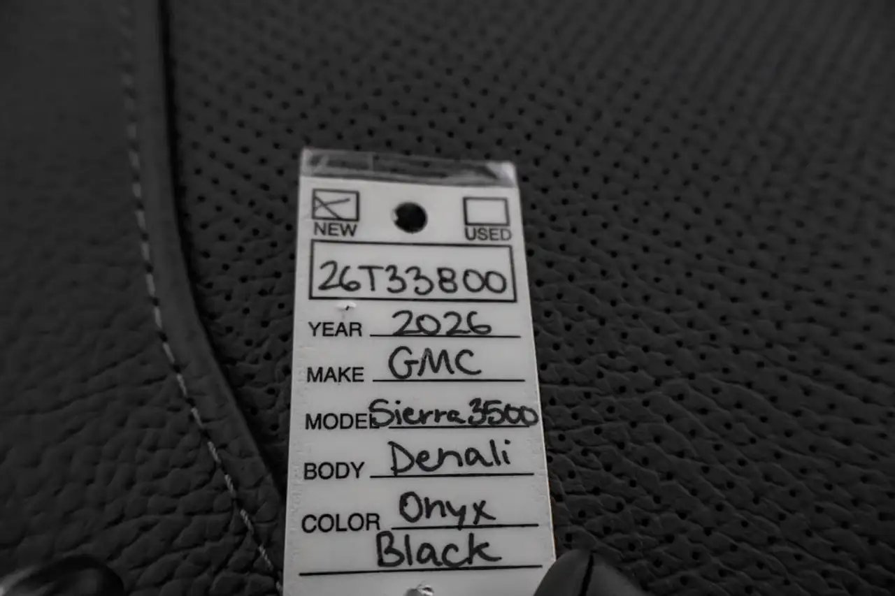 GMC Sierra 3500HD снимка GMC Sierra 3500HD