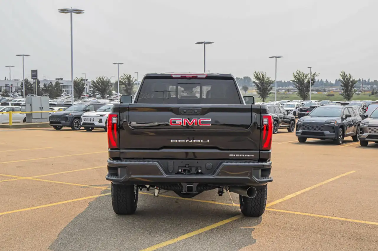 GMC Sierra 3500HD снимка GMC Sierra 3500HD