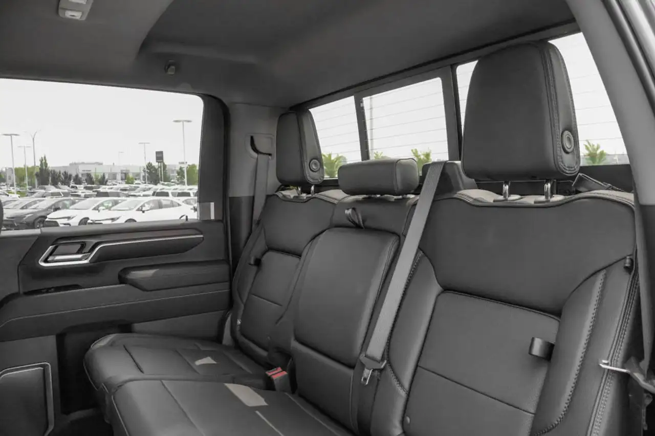 GMC Sierra 3500HD снимка GMC Sierra 3500HD