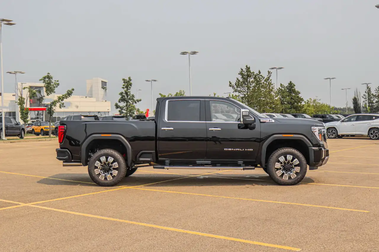 GMC Sierra 3500HD снимка GMC Sierra 3500HD