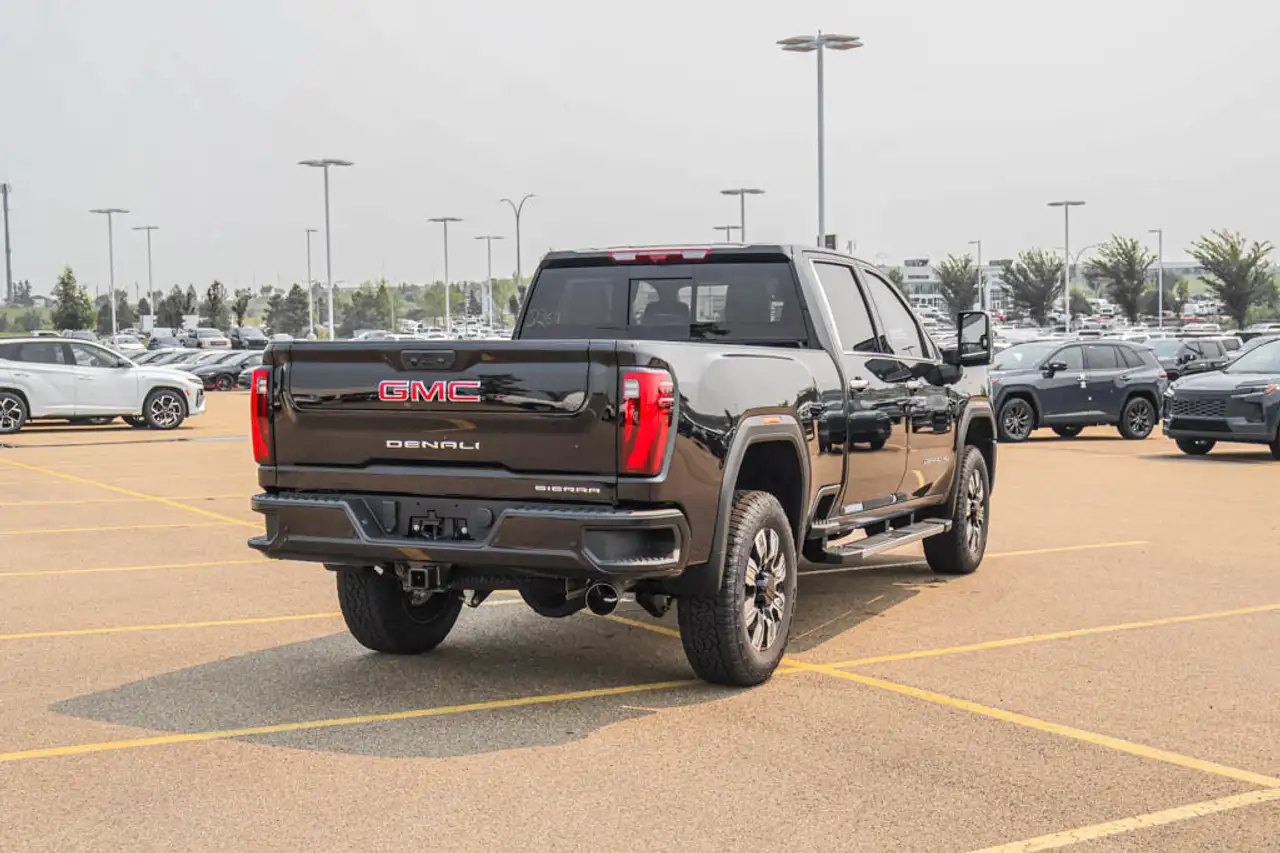 GMC Sierra 3500HD снимка GMC Sierra 3500HD