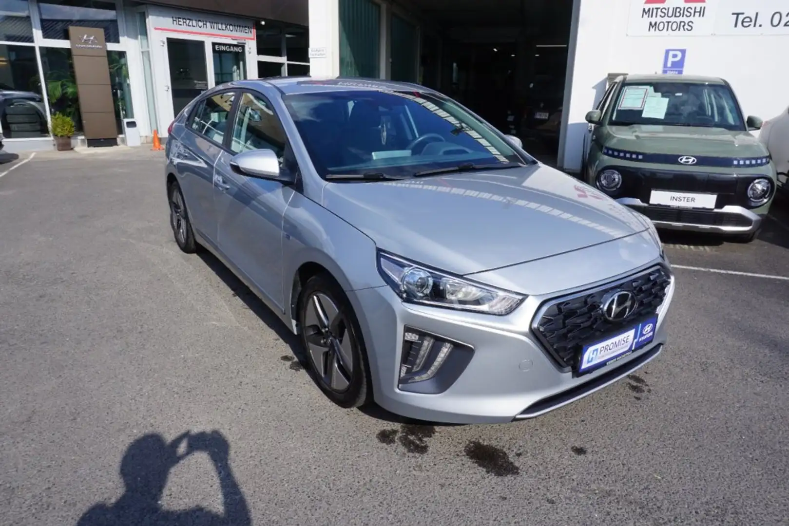 Hyundai IONIQ Level 3 1,6 GDi HEV i0h30z Silber - 2