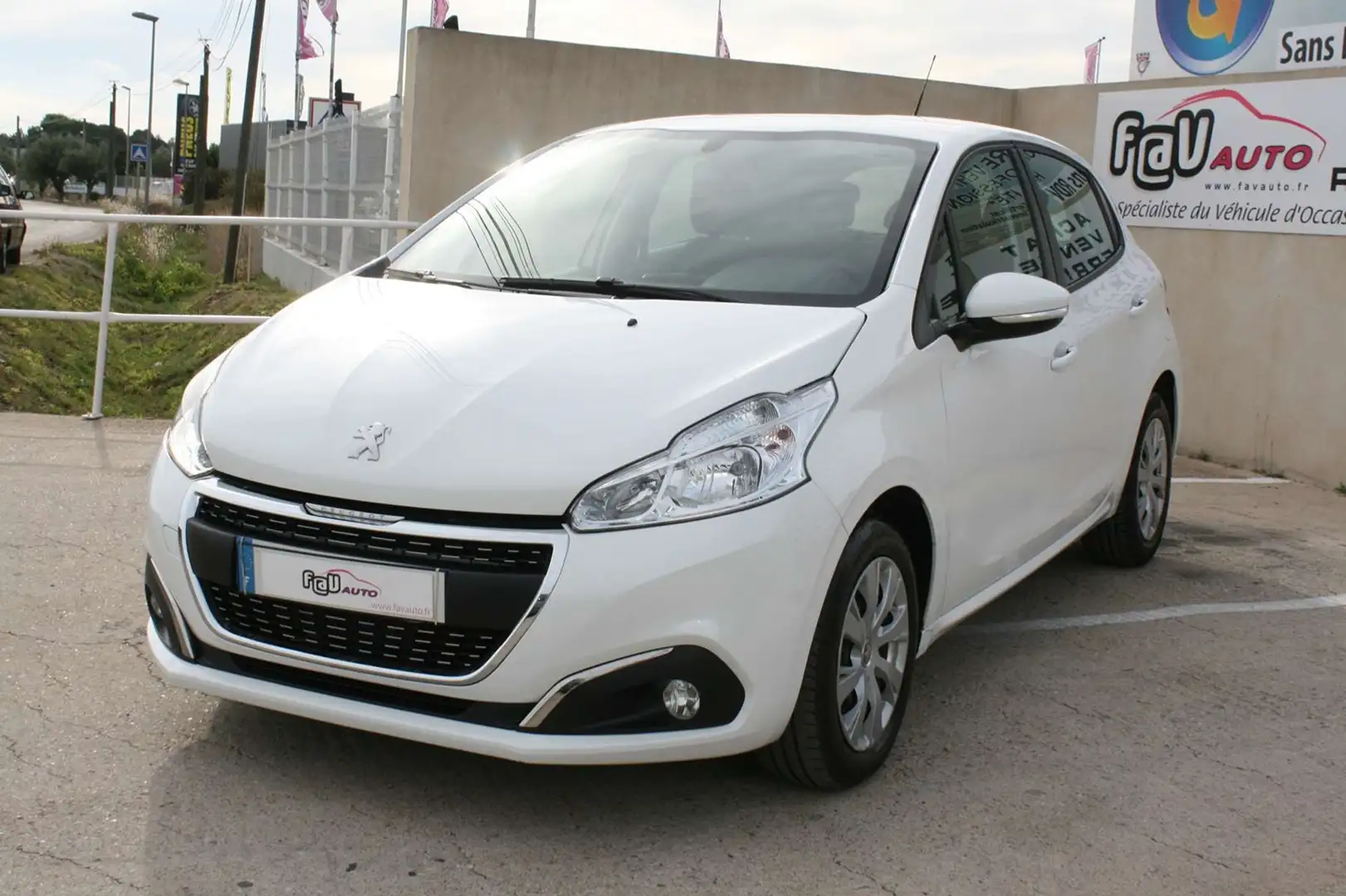 Peugeot 208 1.5 BLUEHDI 100CH S\u0026S ACTIVE BUSINESS Blanc - 1