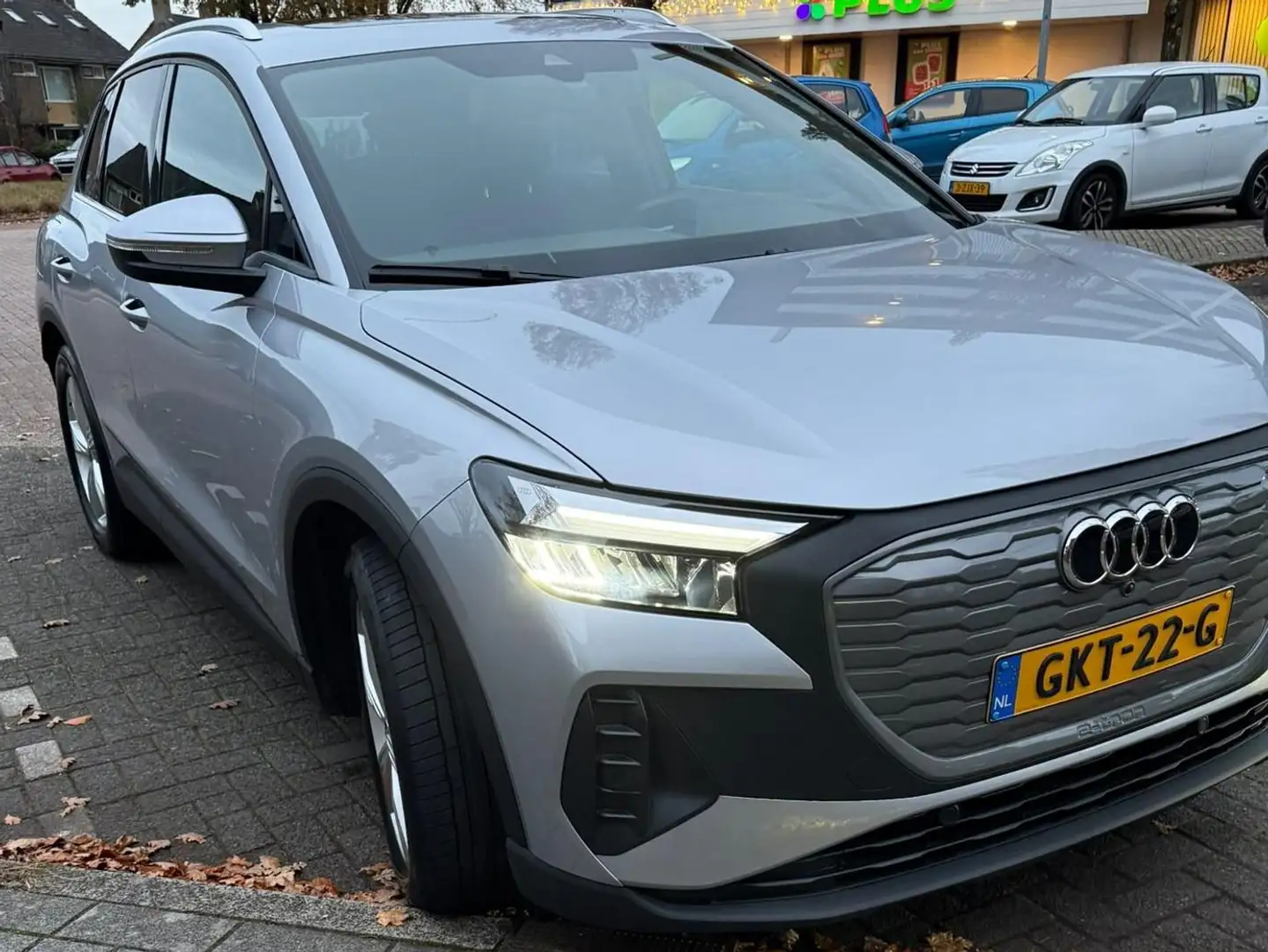 Audi Q4 e-tron Audi Q4 e-tron 45 / 82 kWh / Pano / Sonos / BTW Stříbrná - 2