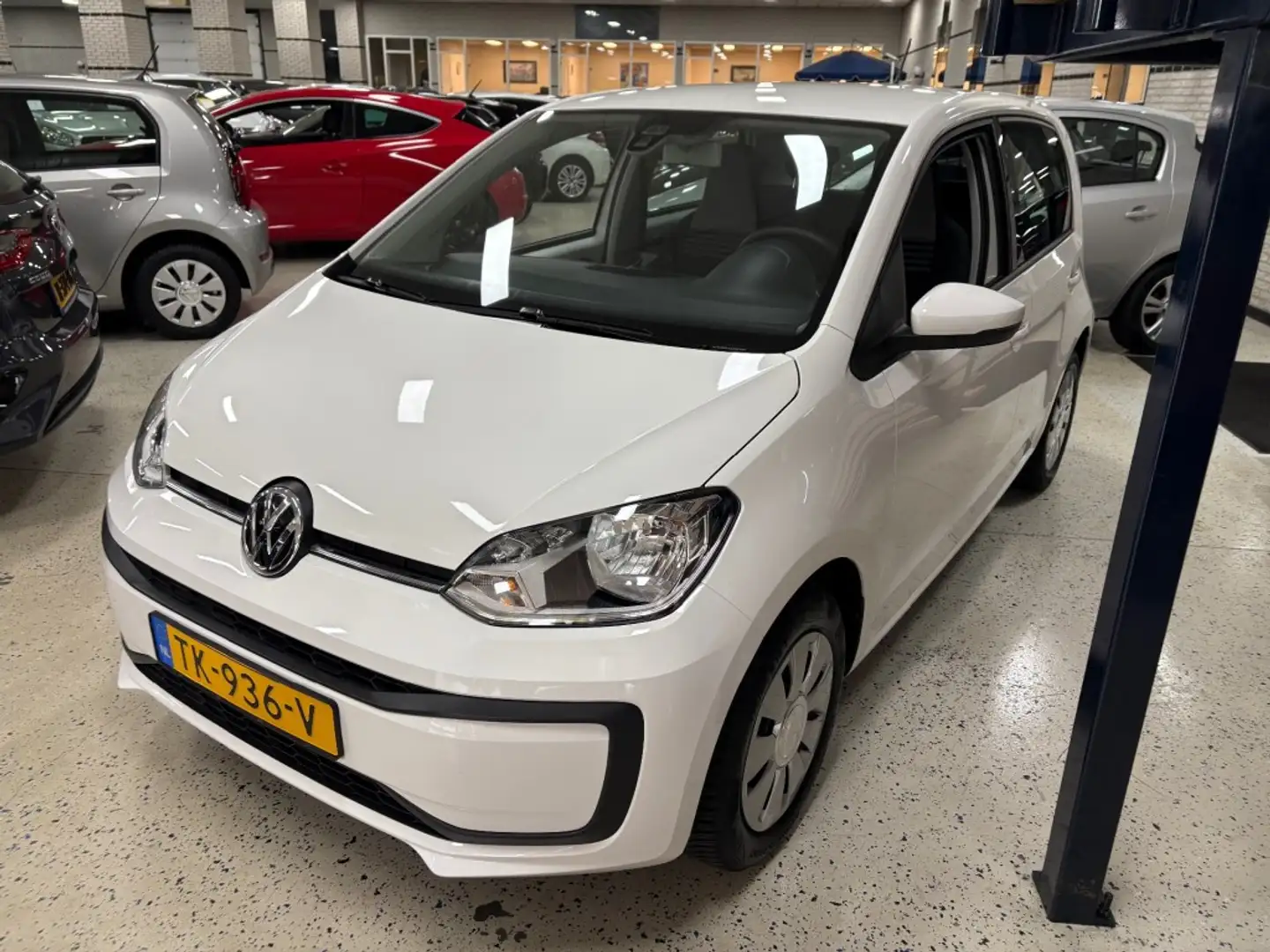 Volkswagen up! 1.0! AIRCO / DAB RADIO / BLUETOOTH / 5 DEURS Wit - 1