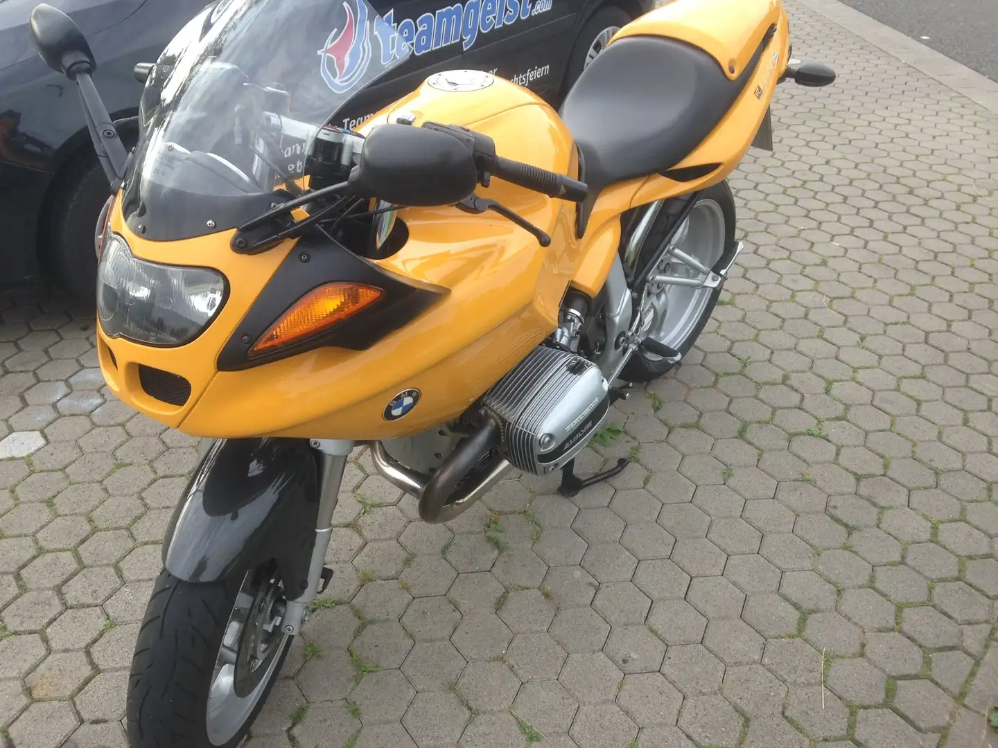 BMW R 1100 S Žlutá - 2