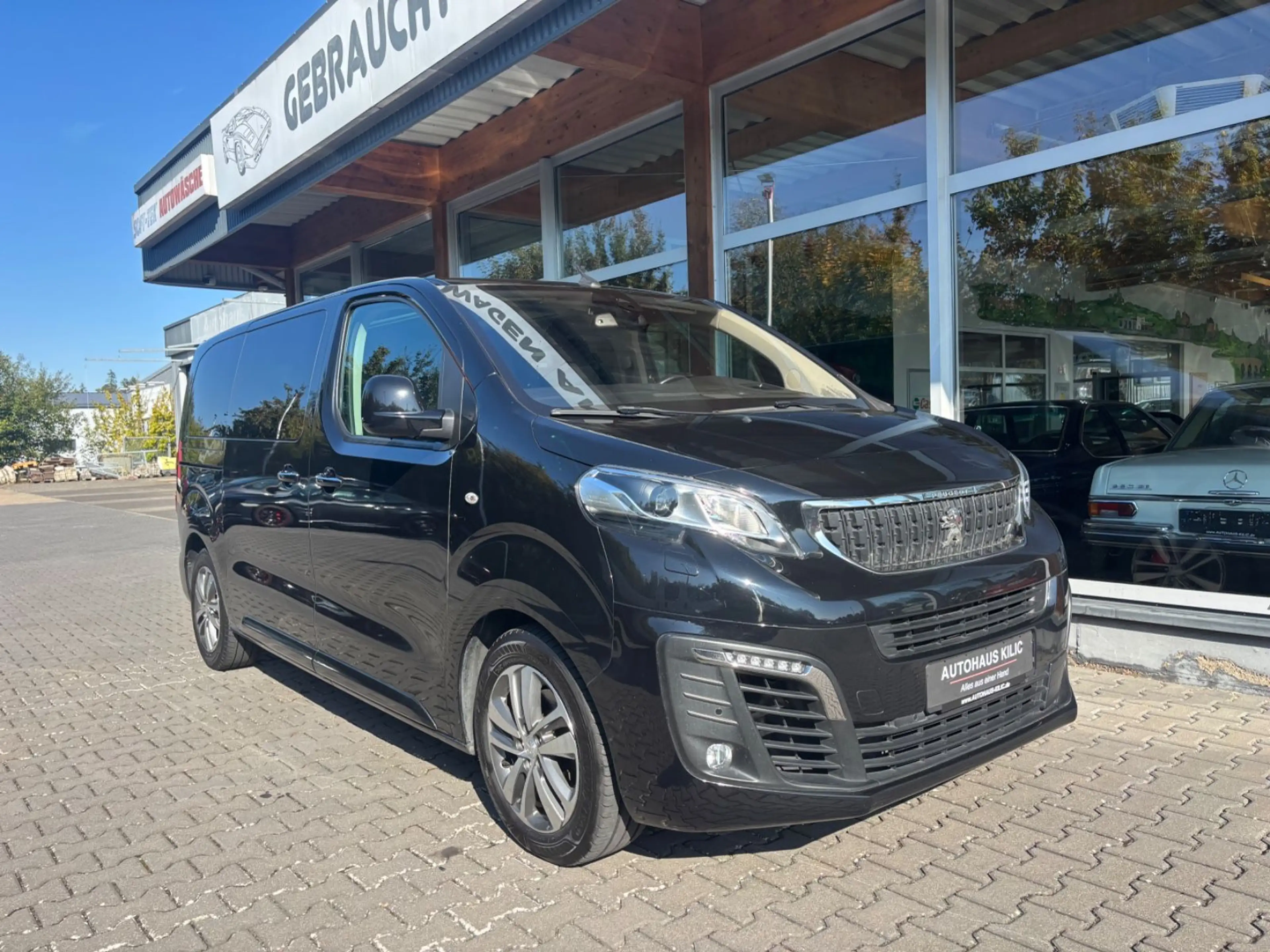 Peugeot Traveller Business VIP L2