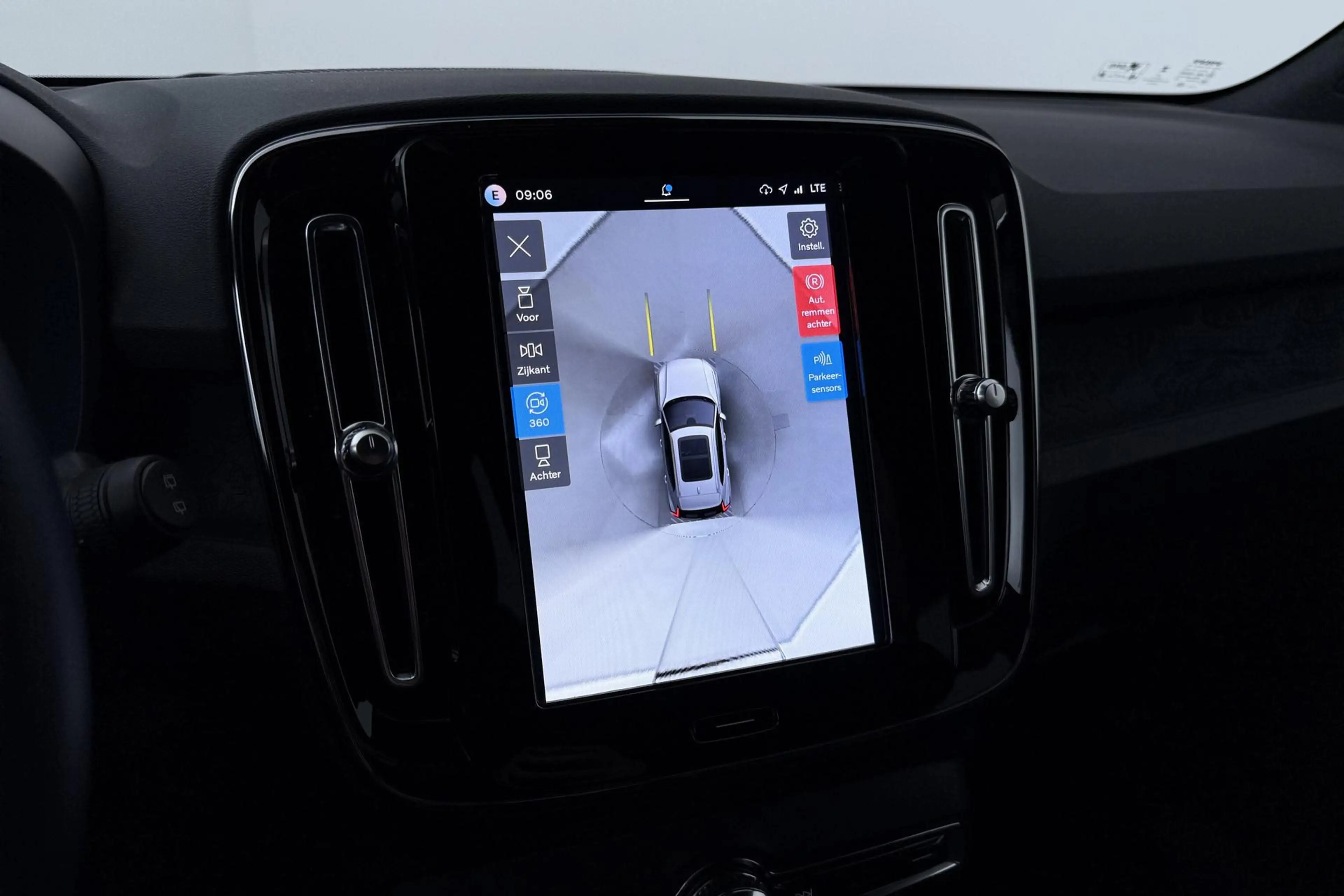 Volvo EX40 Single Motor Extended Range Plus 82 kWh | Harman/K — photo 12
