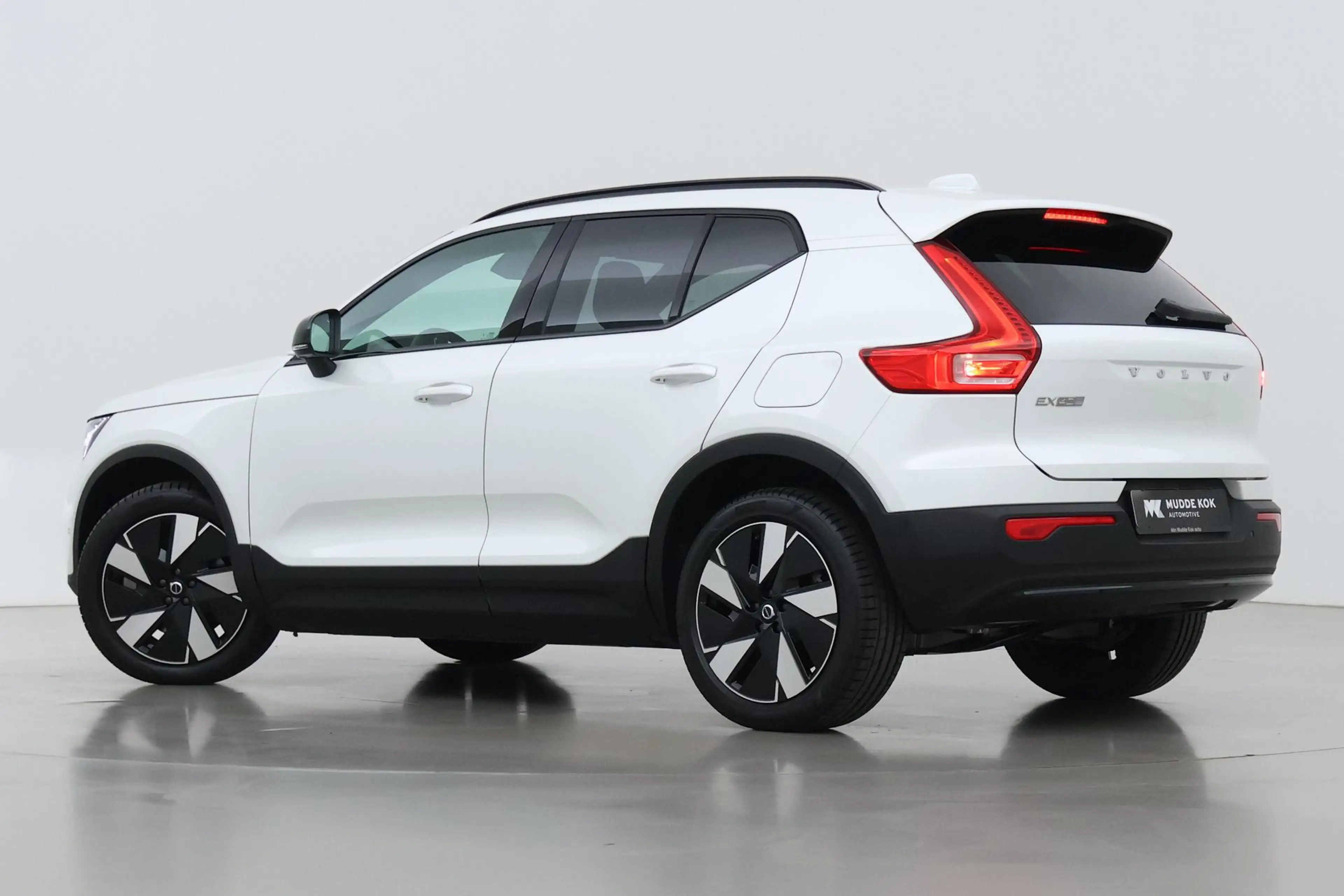 Volvo EX40 Single Motor Extended Range Plus 82 kWh | Harman/K — photo 2