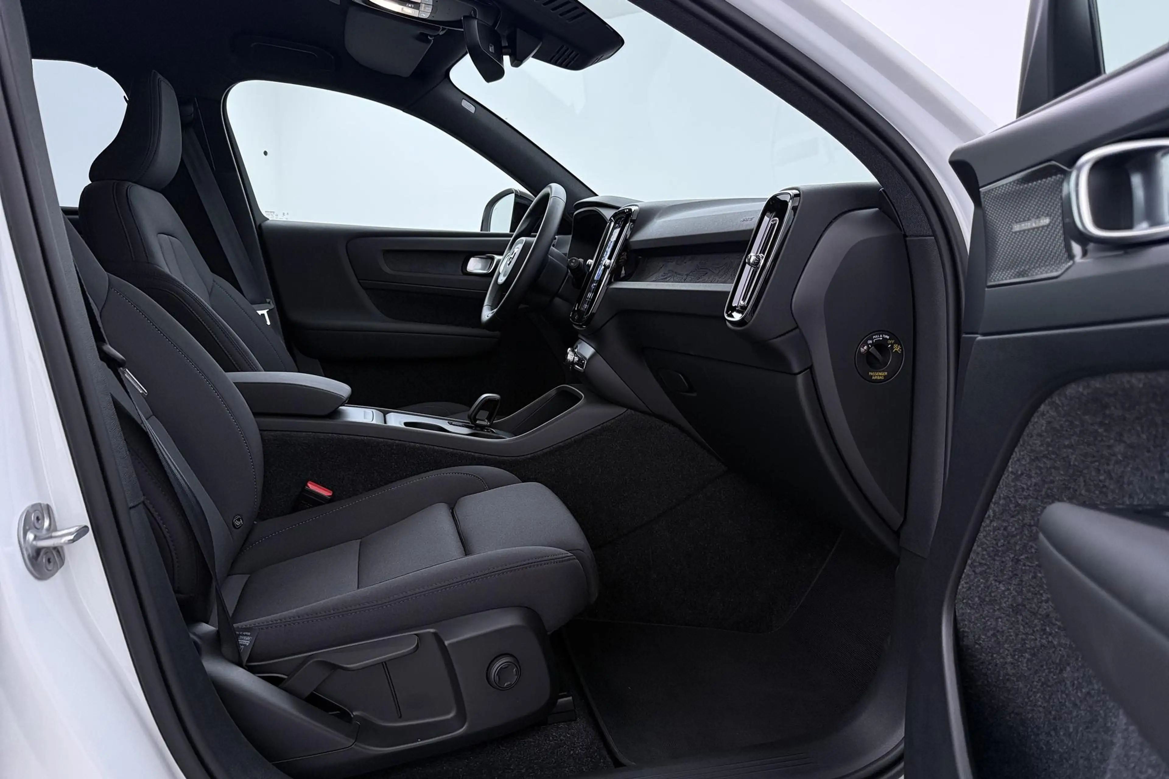 Volvo EX40 Single Motor Extended Range Plus 82 kWh | Harman/K — photo 5