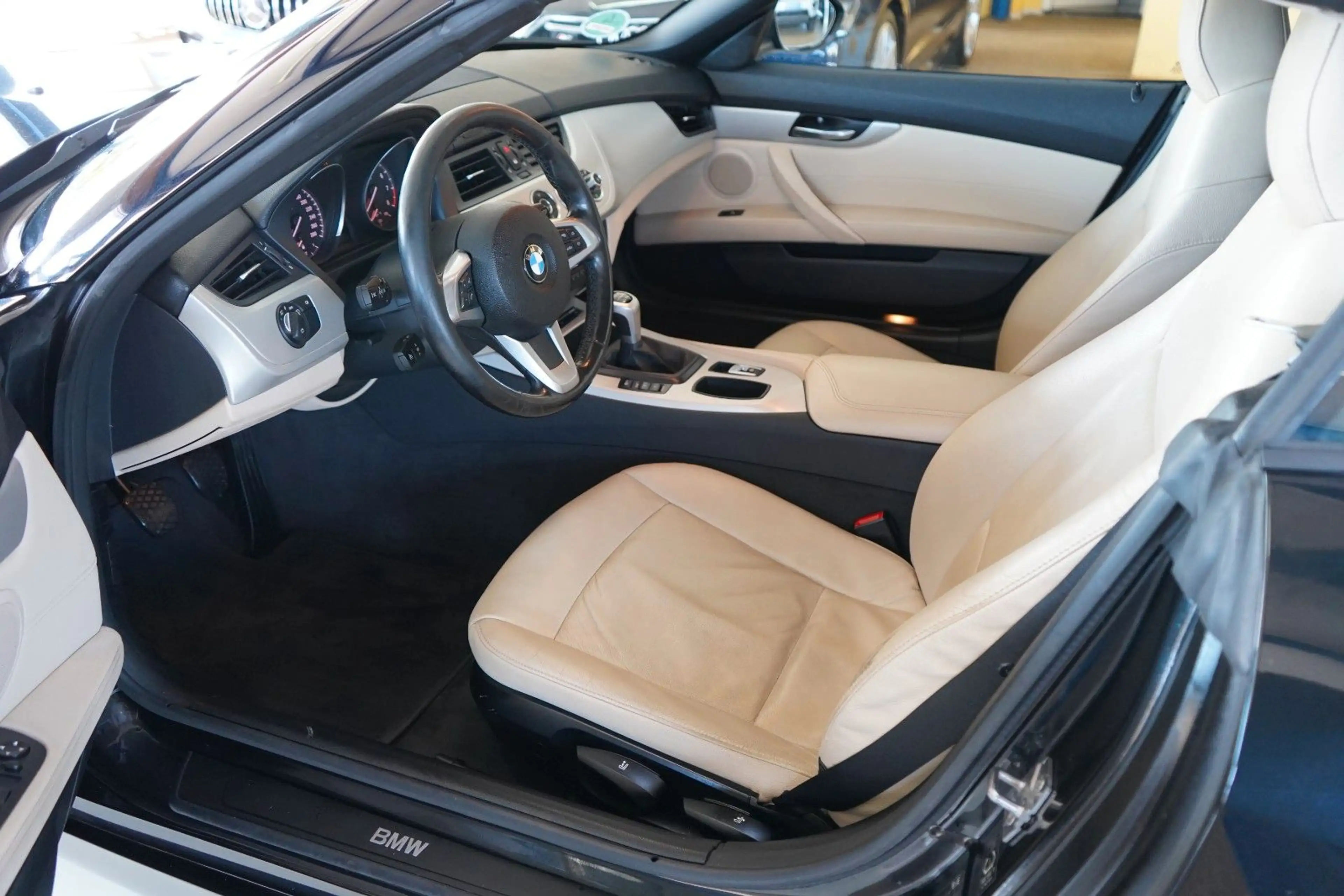 BMW Z4 Roadster sDrive 23i XENON / LEDER / KLIMA — photo 9
