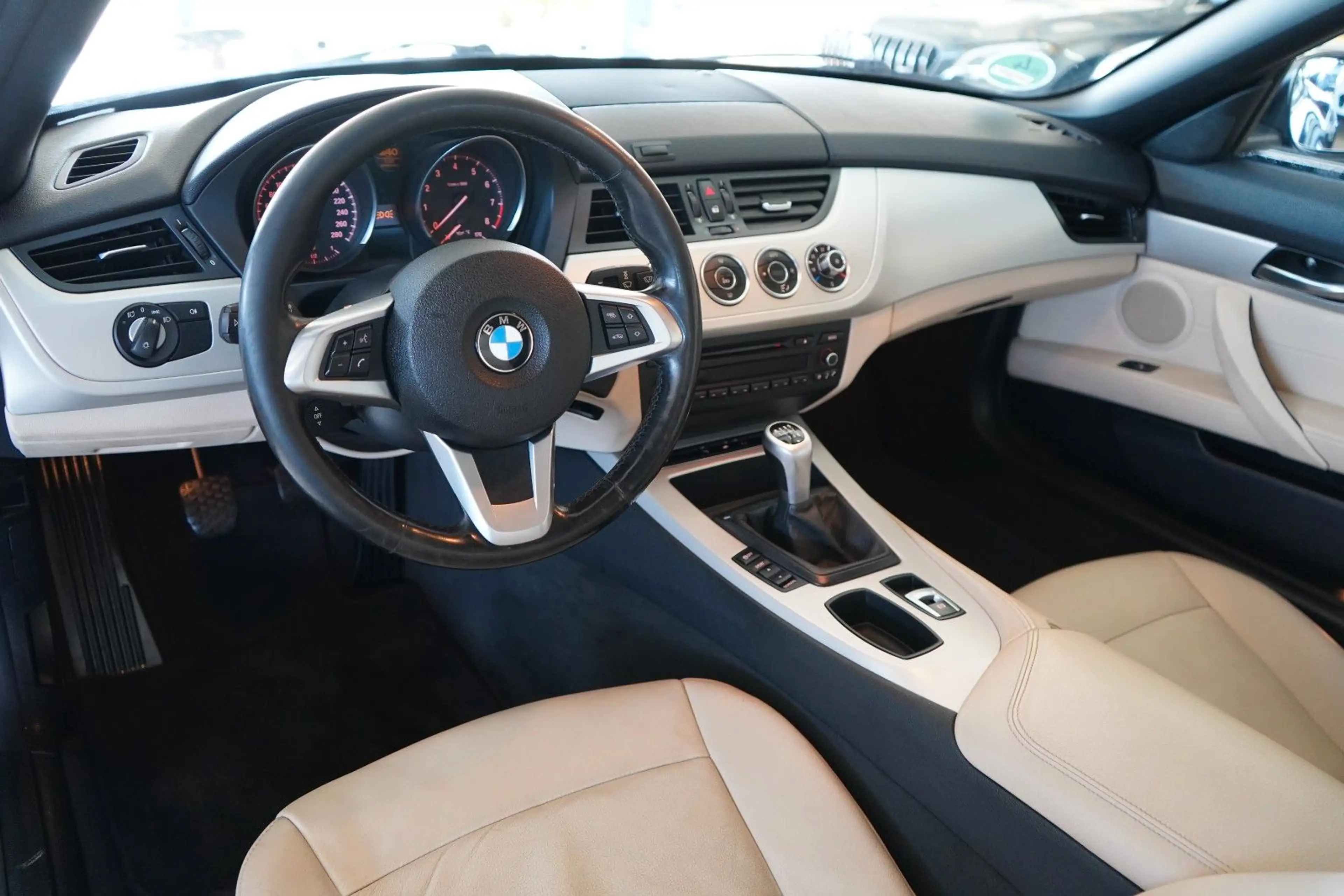 BMW Z4 Roadster sDrive 23i XENON / LEDER / KLIMA — photo 10
