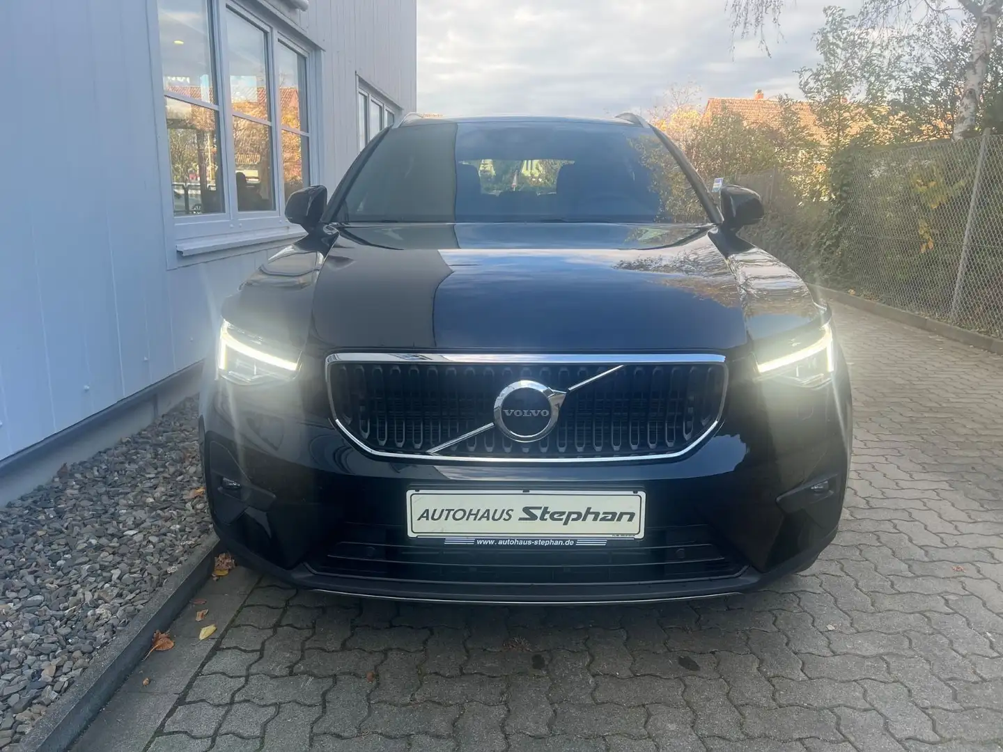 Volvo XC40 T2 Automatik Core NAVI GARANTIE Noir - 2