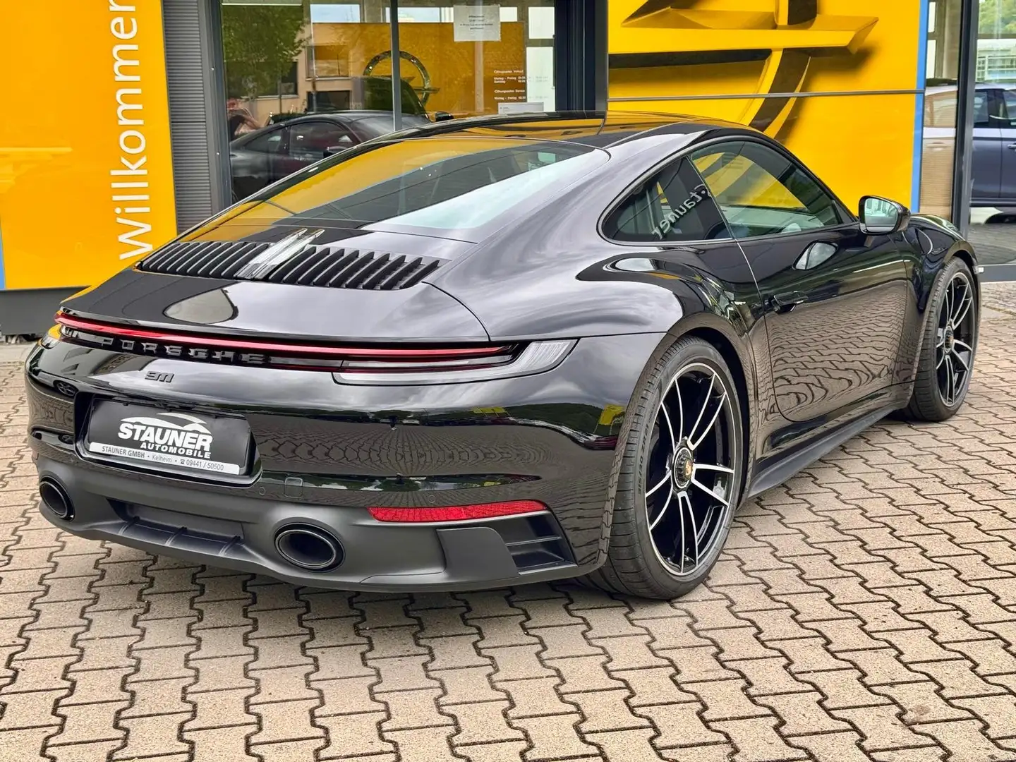 Porsche 992 GTS *360°KAMERA*RACE TEX*BOSE*XPEL FOLIE*1HAND* Schwarz - 2