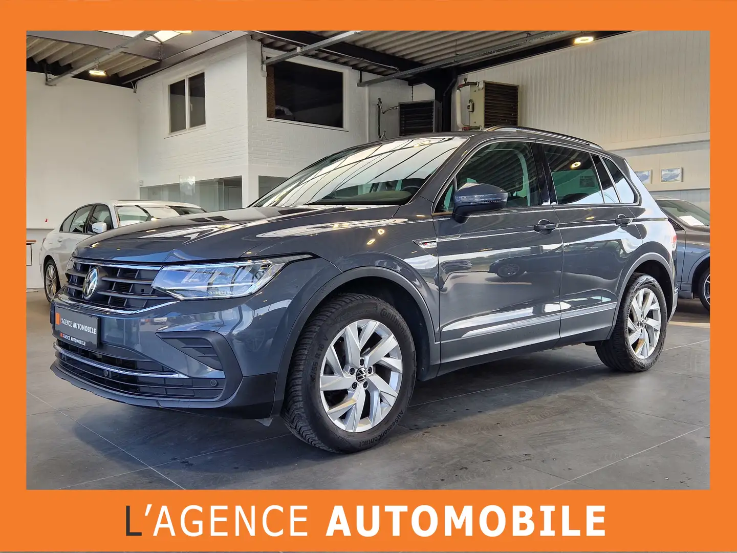 Volkswagen Tiguan 2.0 TDi SCR 4Motion  DSG - Garantie 12M Grijs - 1