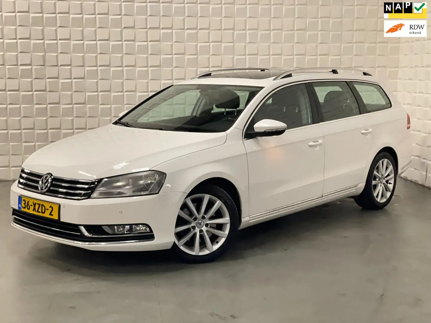 Volkswagen Passat Variant 2.0 TSI Highline AUTOMAAT Wit - 1