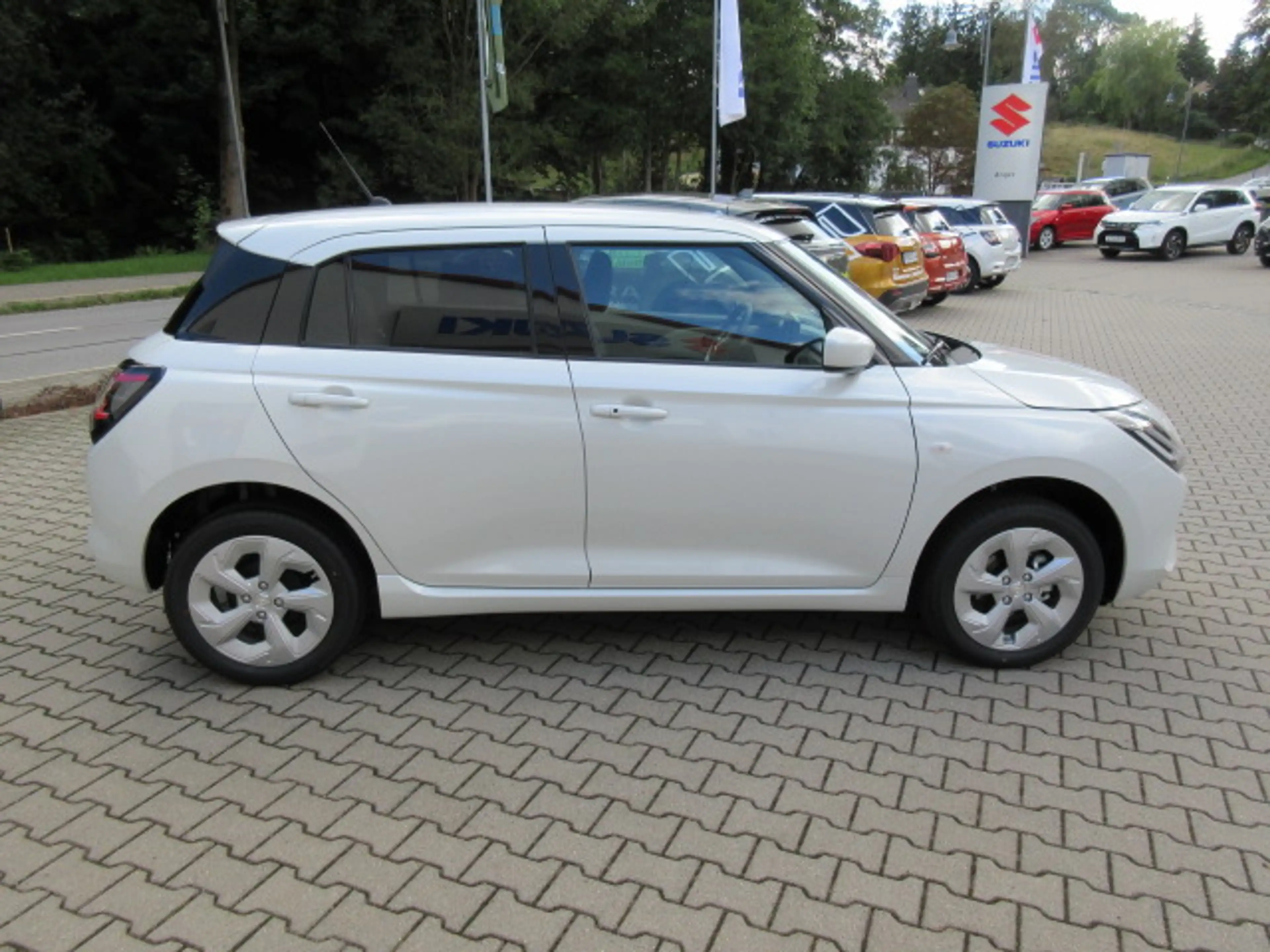 Suzuki Swift 1.2 Hybrid Allgrip MT Comfort — photo 7
