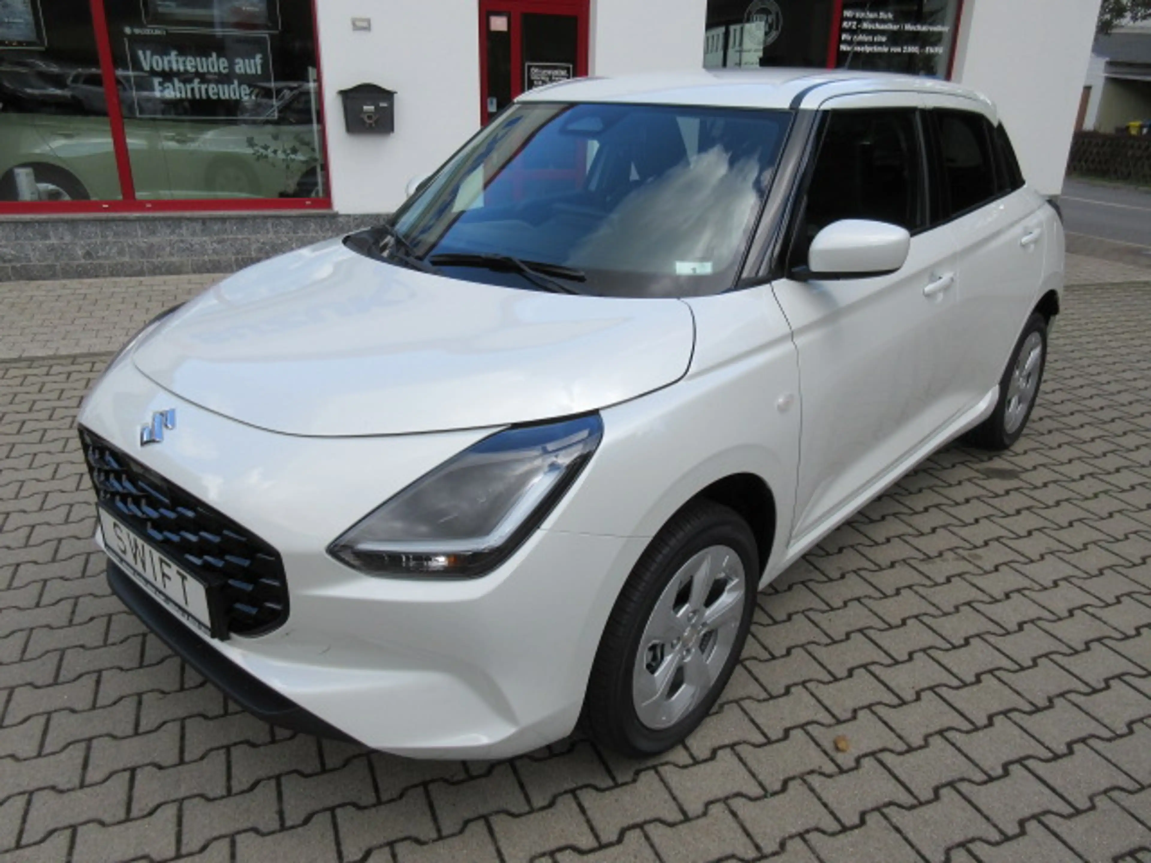 Suzuki Swift 1.2 Hybrid Allgrip MT Comfort — photo 2