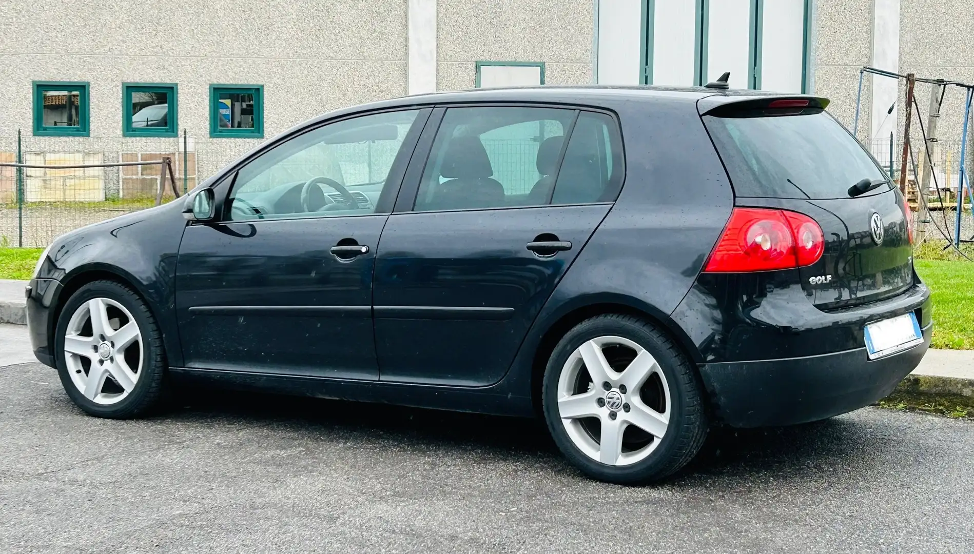 Volkswagen Golf SportLine 1.9 tdi 105 cv Dsg Nero - 2