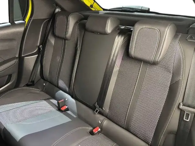 Peugeot 208 view 9
