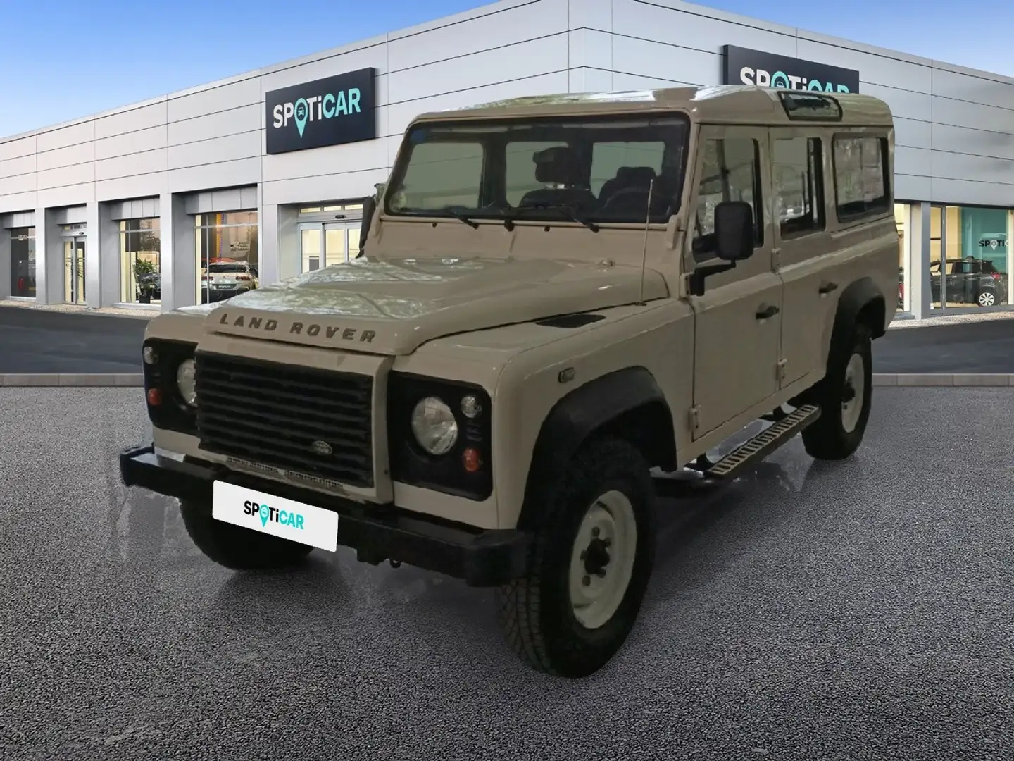 Land Rover Defender 110 SW S - 2