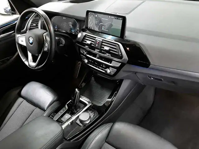 BMW X3 view 9