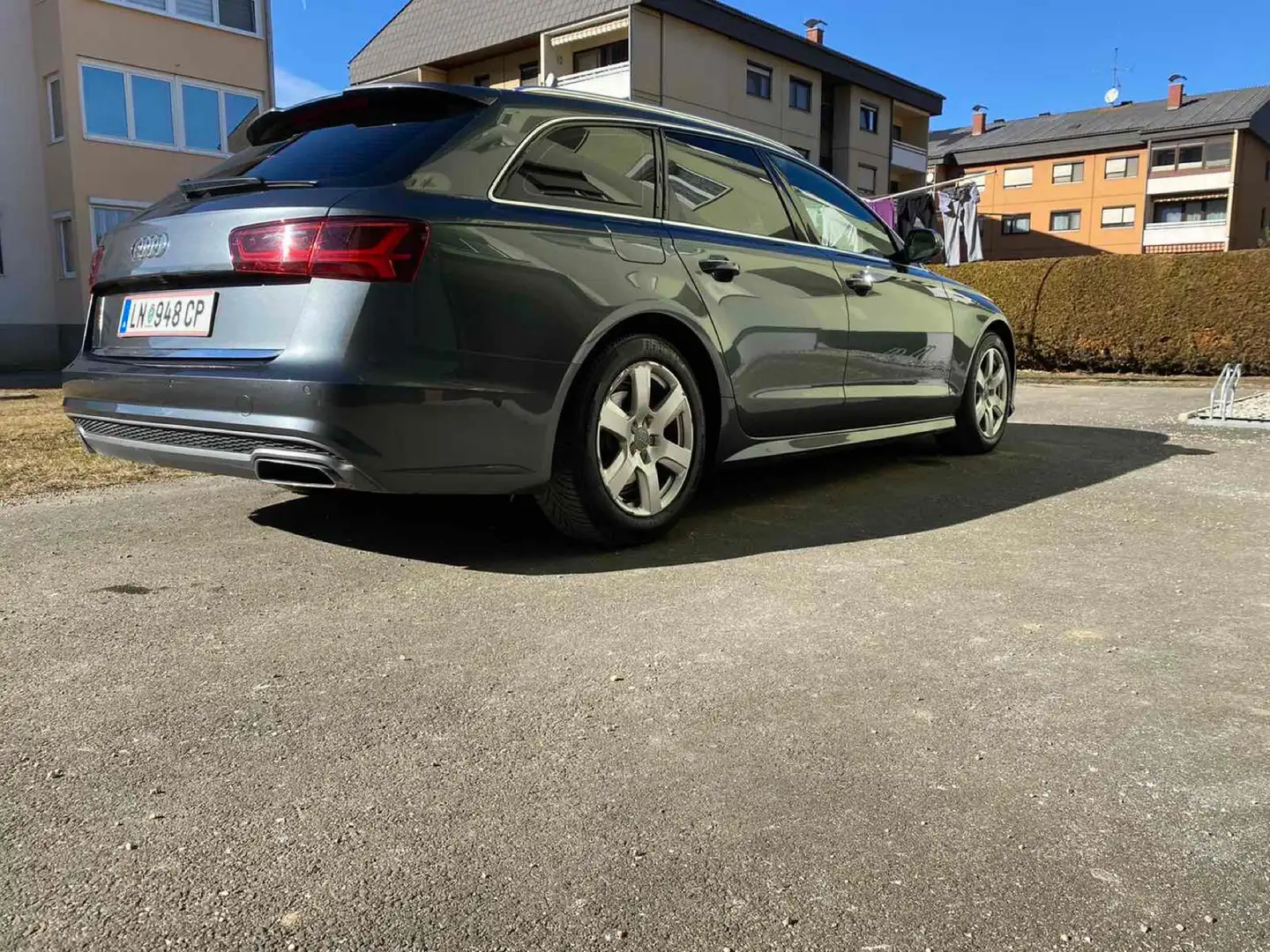 Audi A6 Avant 2,0 TDI ultra S-tronic Grau - 1