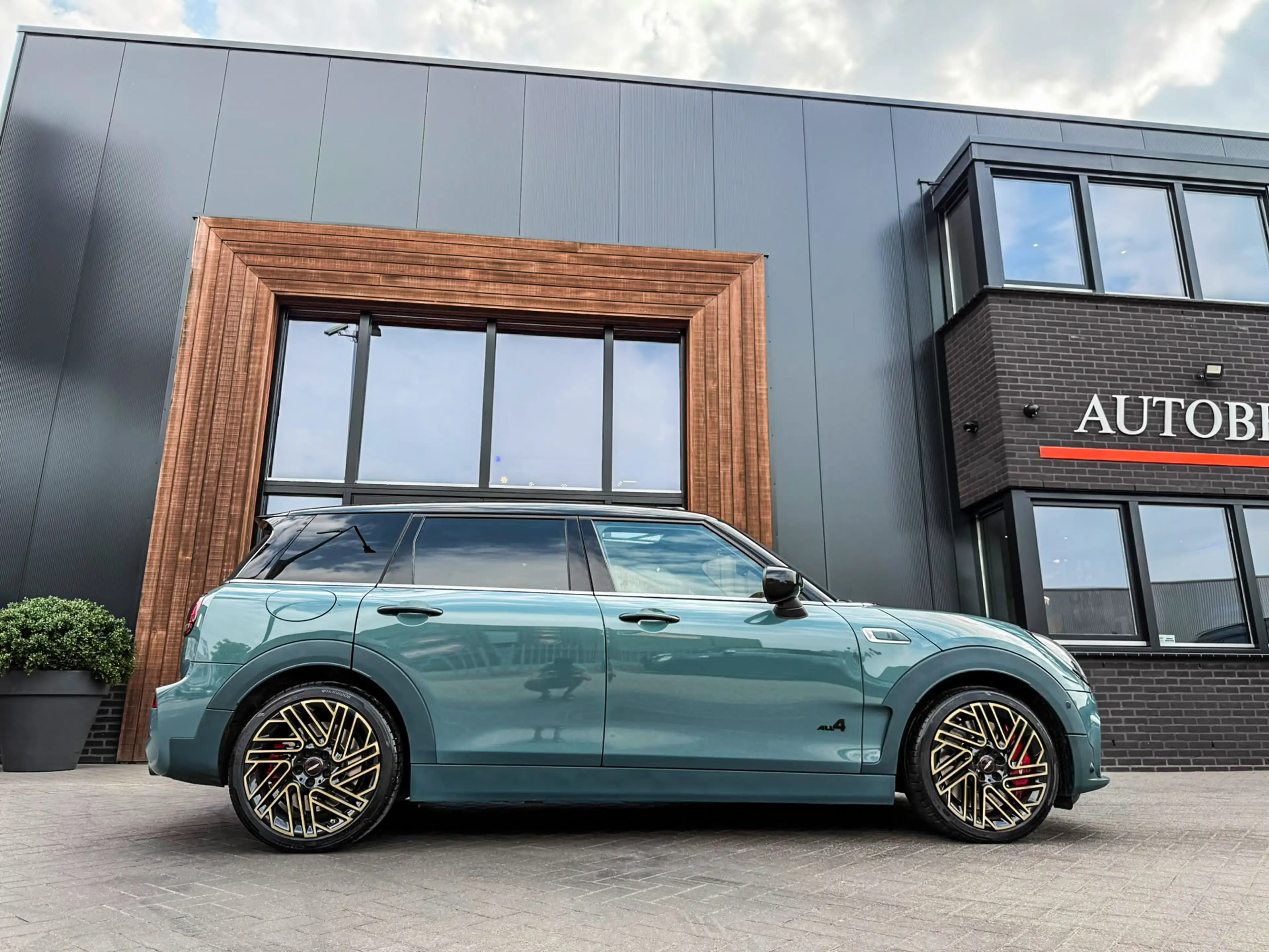 MINI John Cooper Works Clubman 2.0 JCW ALL4 Untold Edition F1 306pk/Sage green/Un — photo 11