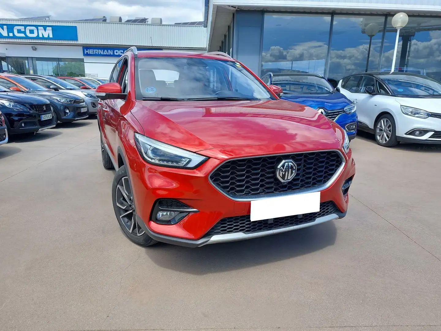 MG ZS 1.5 Luxury Red - 1
