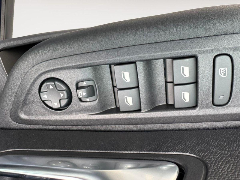 Citroen C4 Max 130PT EAT8 - LED/ACC/NAVI/HUD/SITZH/KAMERA — photo 10