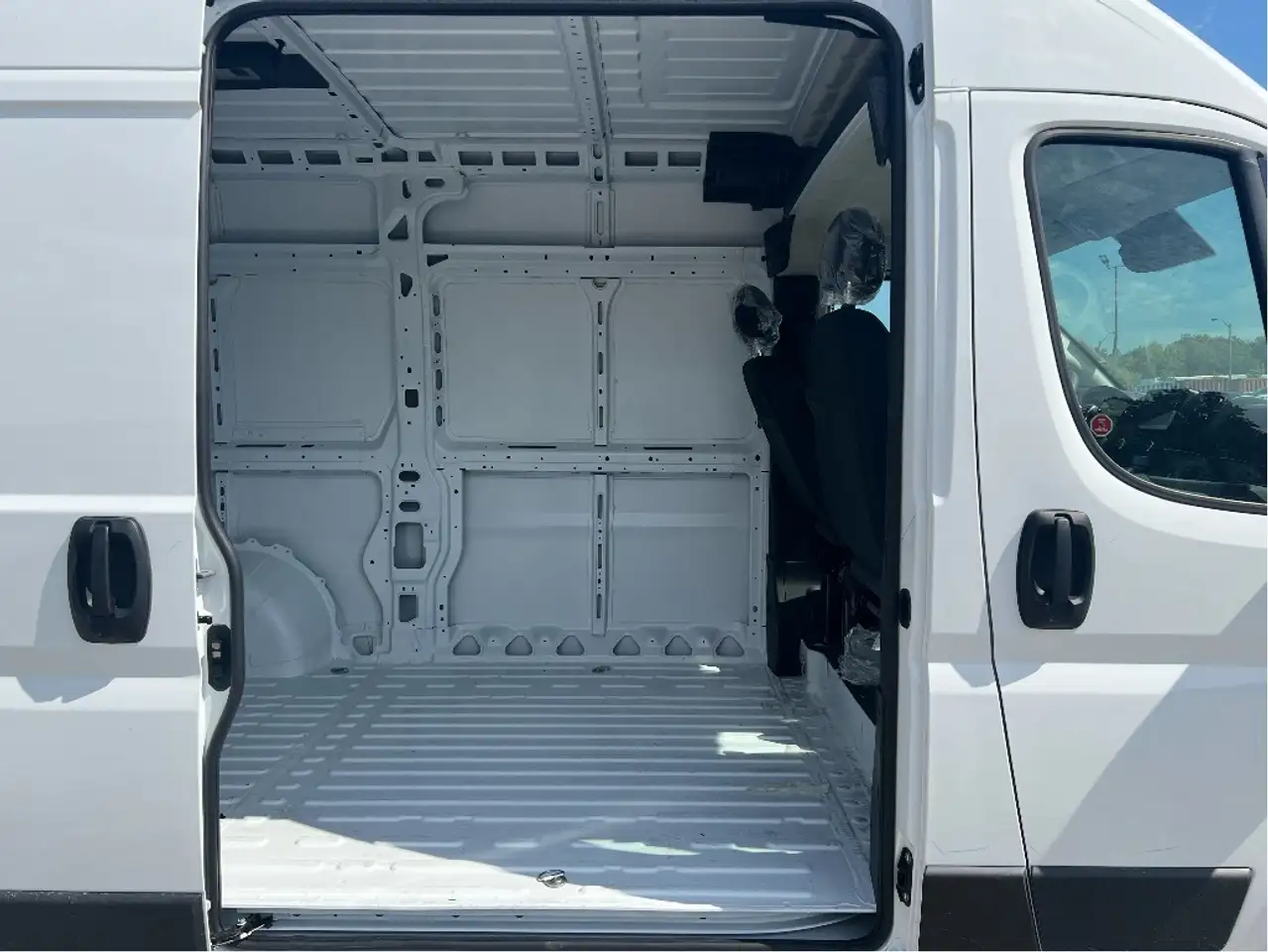 RAM ProMaster 1500 снимка RAM ProMaster 1500