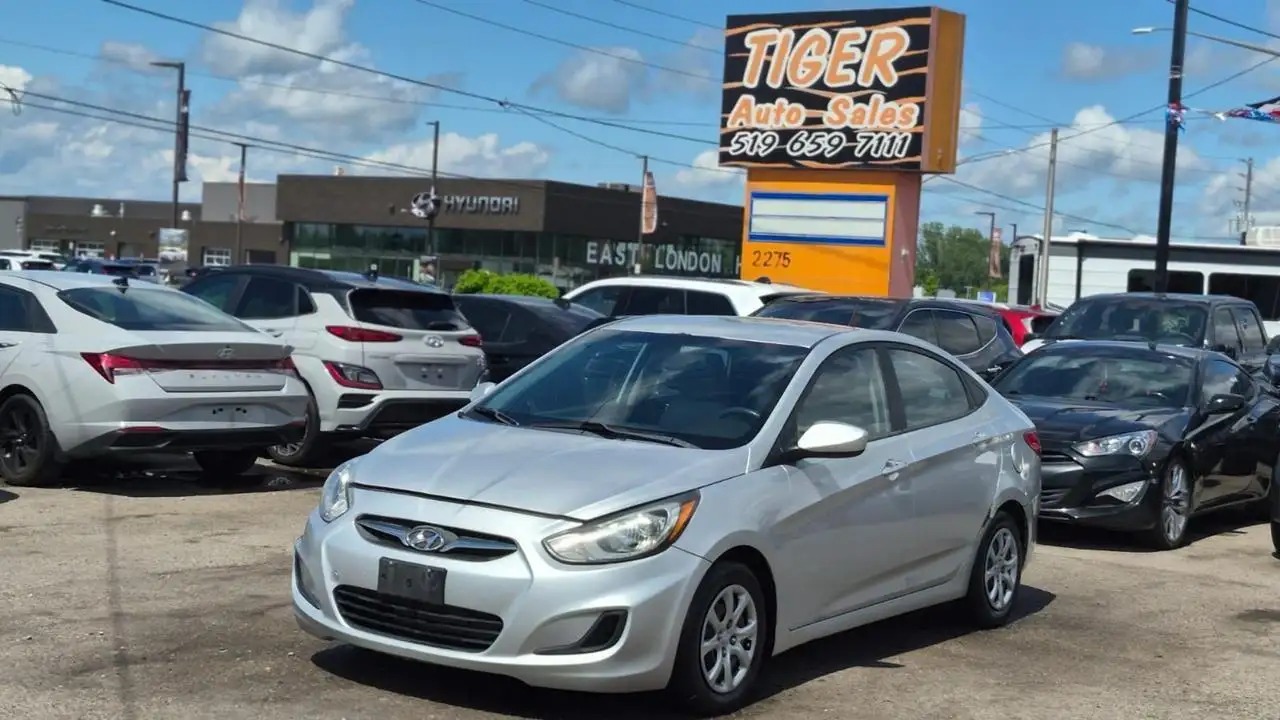 2012 Hyundai ACCENT