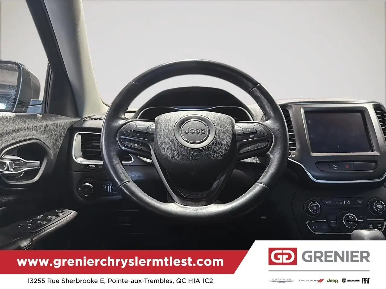 Jeep Cherokee снимка Jeep Cherokee
