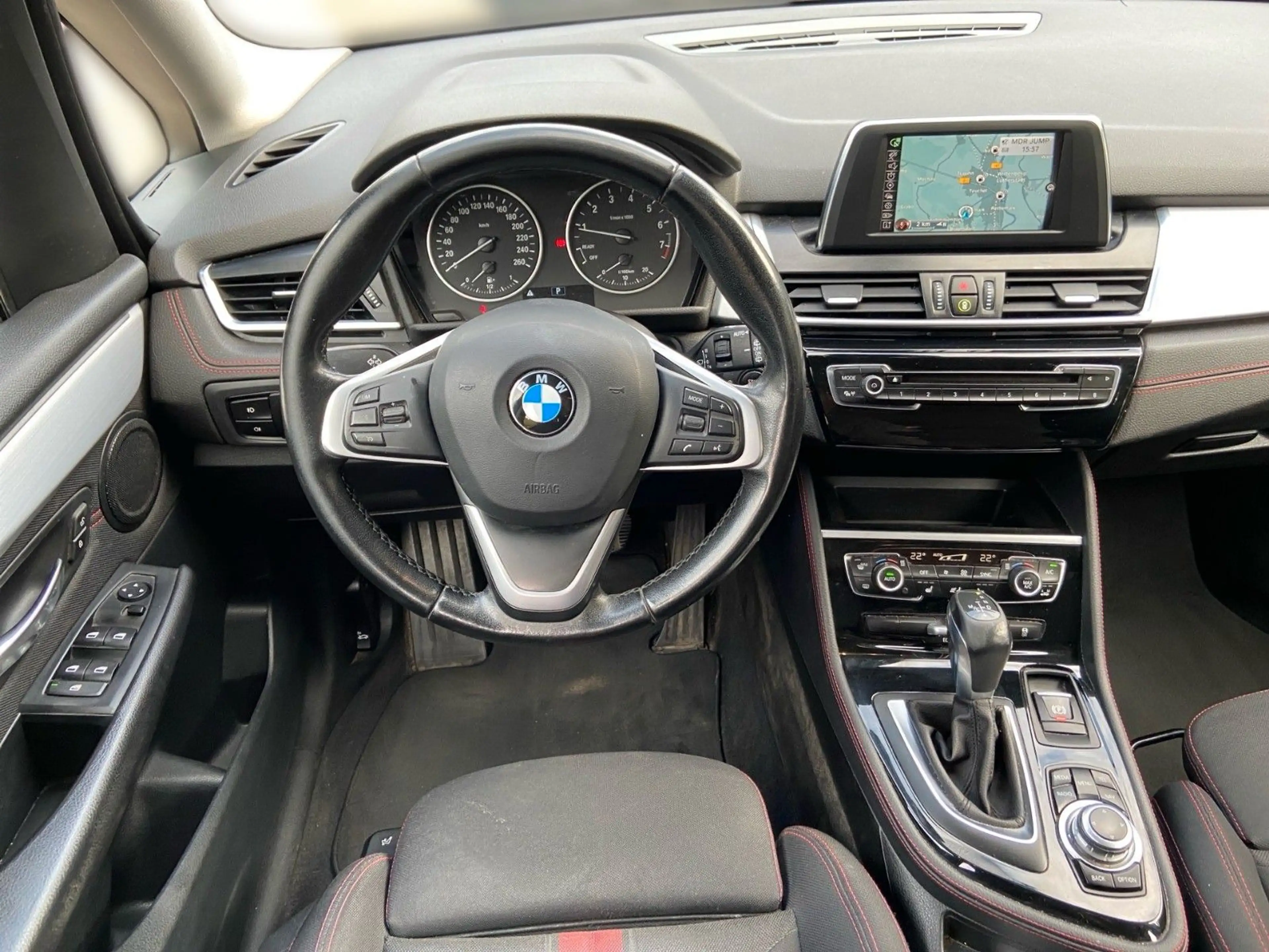 BMW 220 220i Sport Line — photo 11