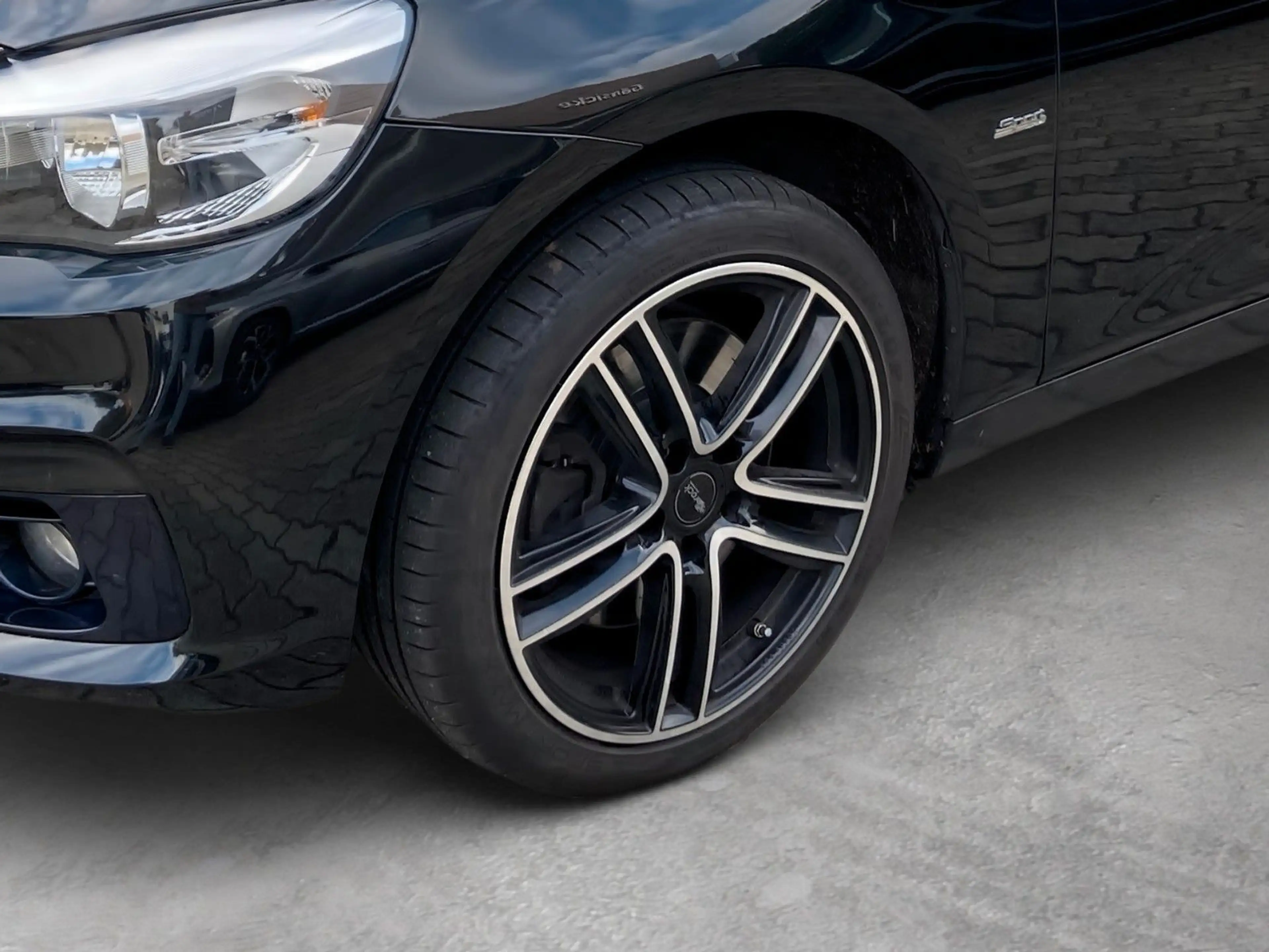 BMW 220 220i Sport Line — photo 7