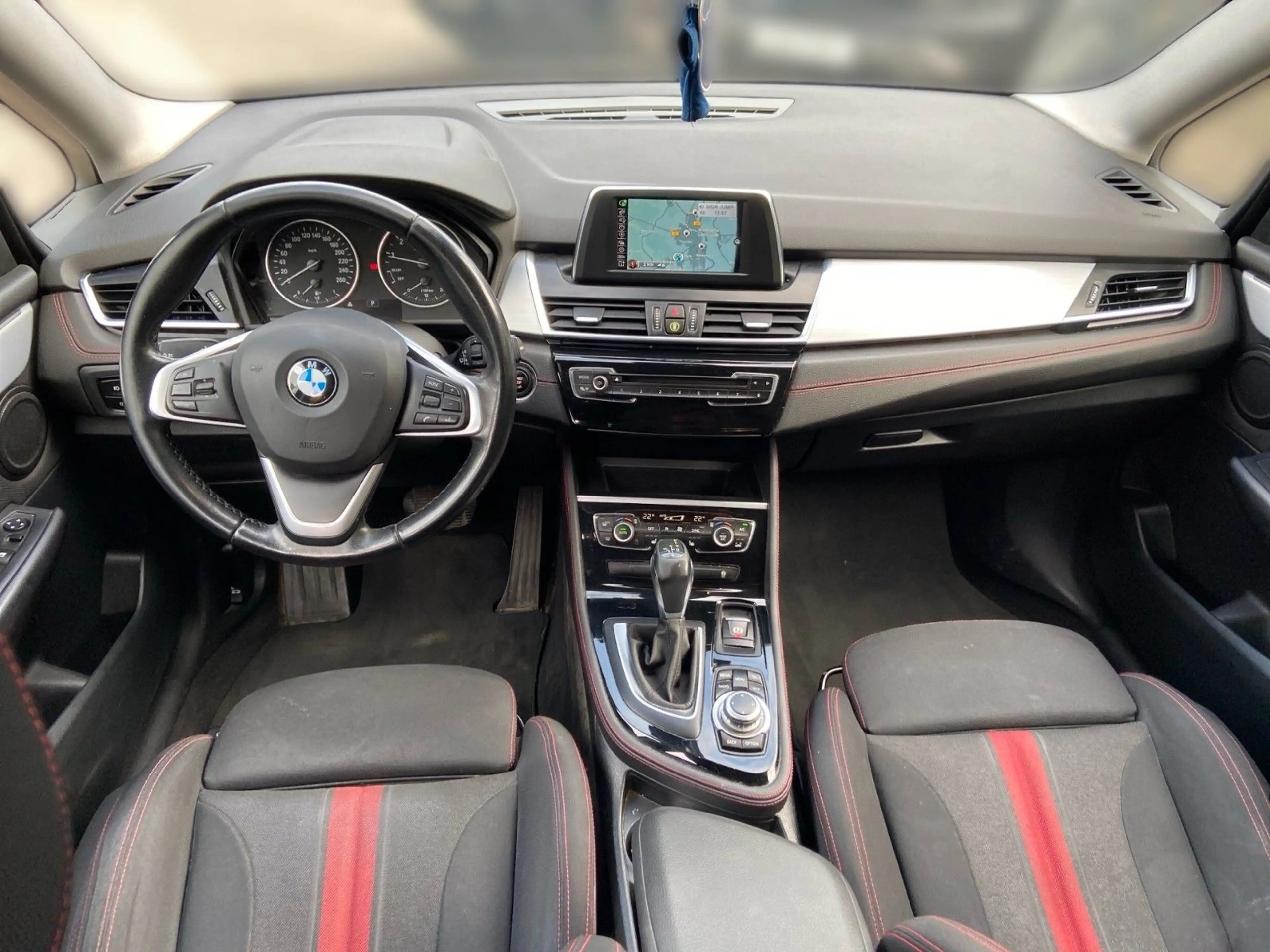 BMW 220 220i Sport Line — photo 12